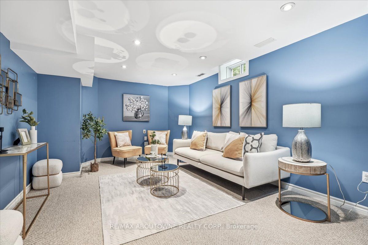1282 Parkhurst Drive, Oakville ‣ W13851990 1282 Parkhurst Drive, Oakville ‣ W13851990