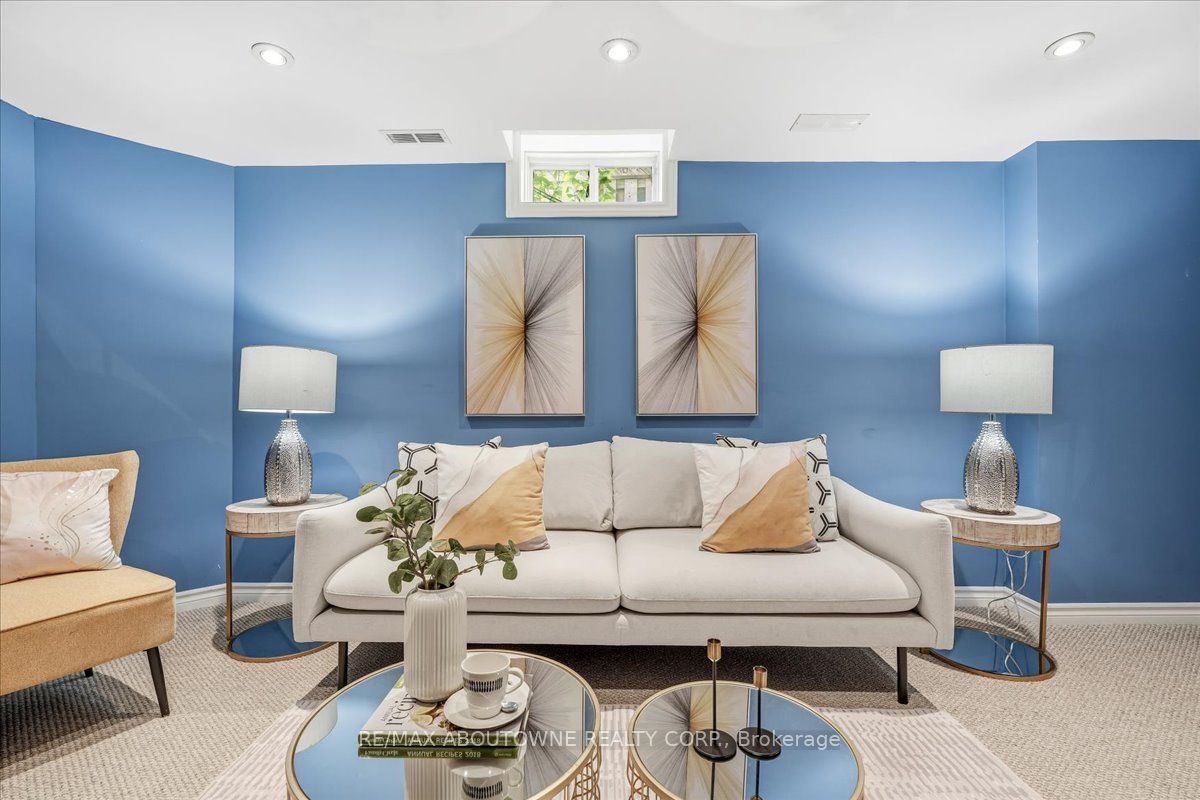 1282 Parkhurst Drive, Oakville ‣ W13851990 1282 Parkhurst Drive, Oakville ‣ W13851990