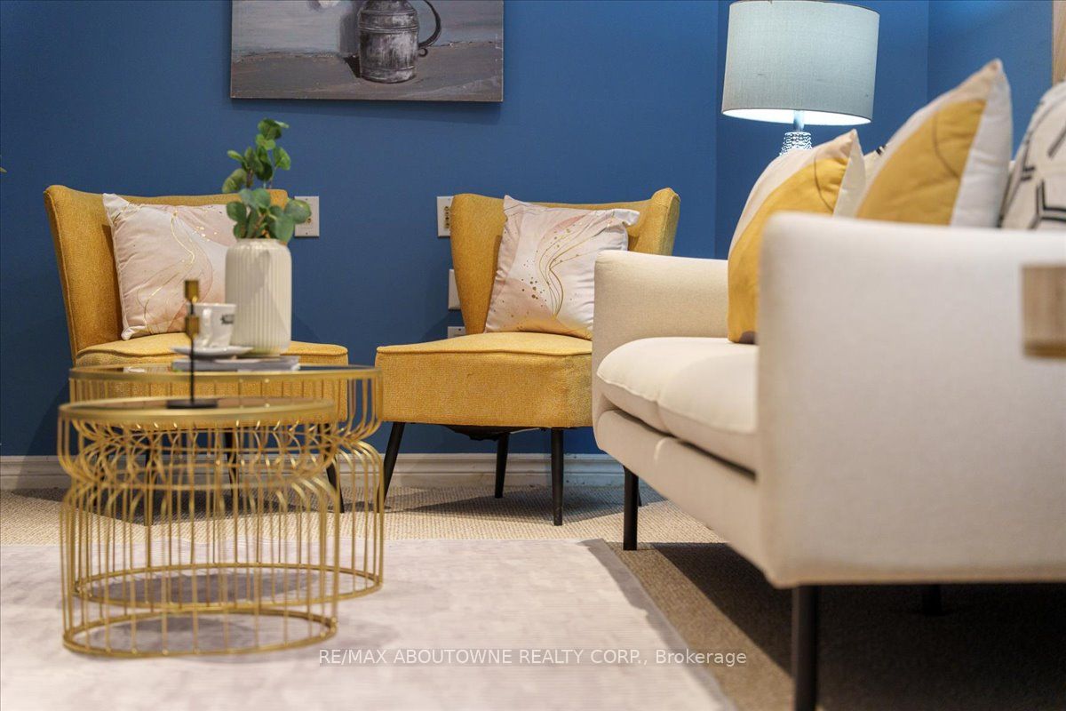 1282 Parkhurst Drive, Oakville ‣ W13851990 1282 Parkhurst Drive, Oakville ‣ W13851990