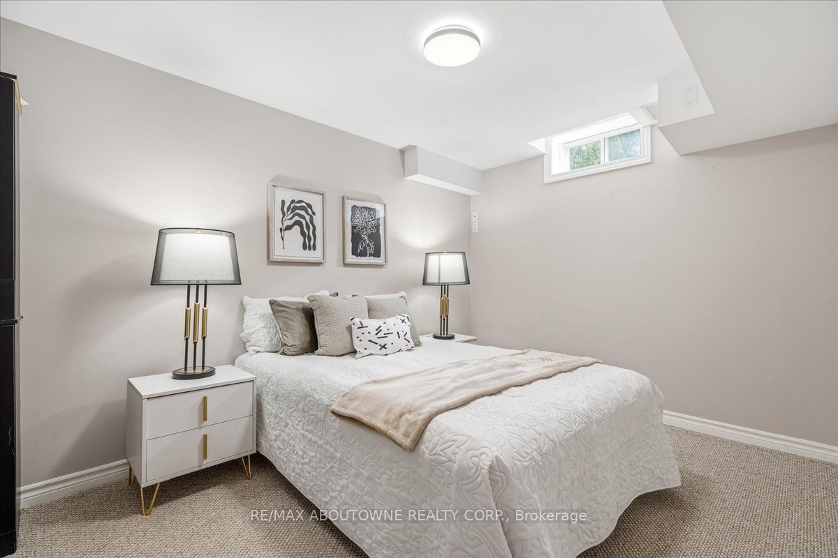 1282 Parkhurst Drive, Oakville ‣ W13851990 1282 Parkhurst Drive, Oakville ‣ W13851990