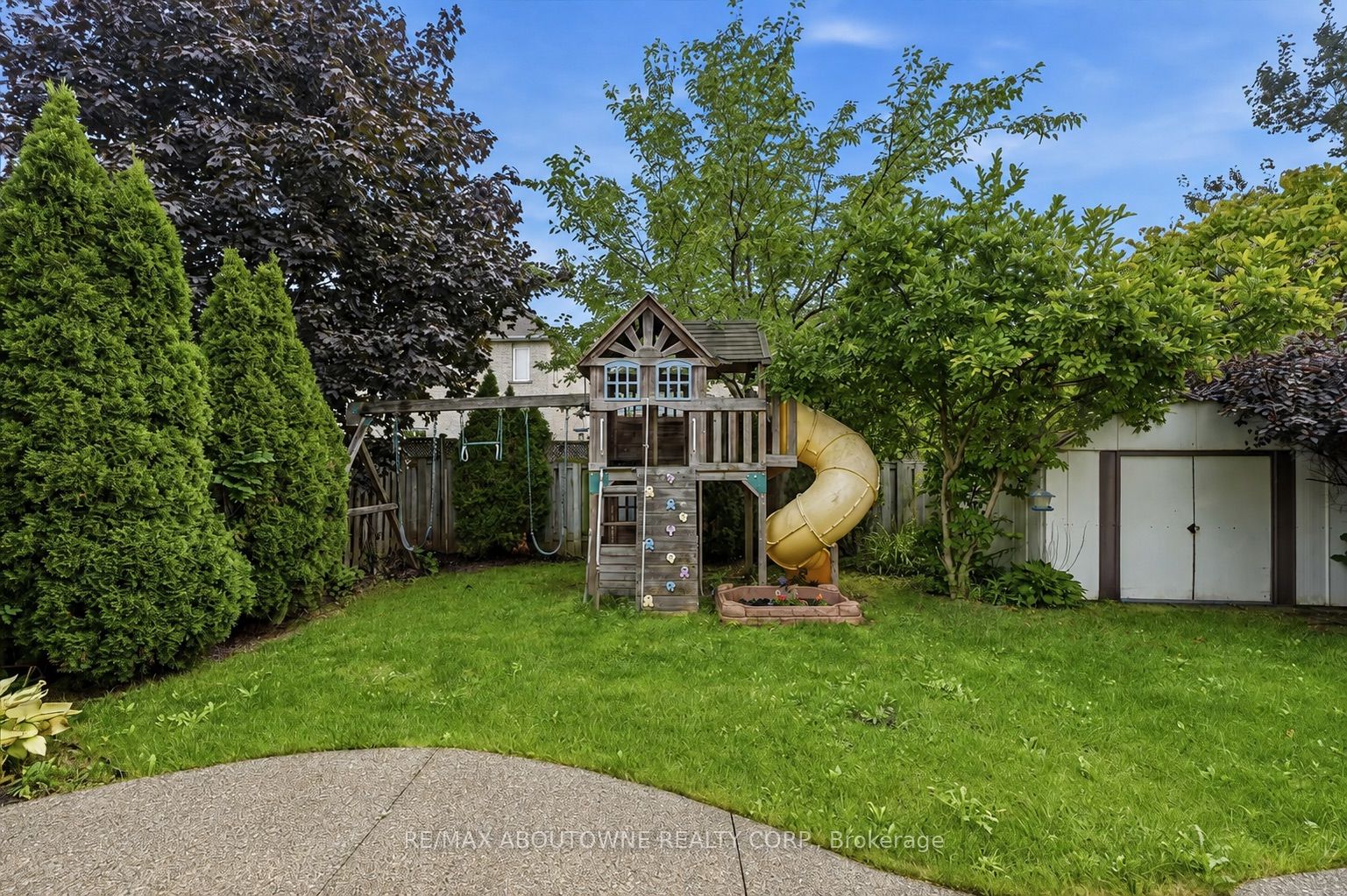 1282 Parkhurst Drive, Oakville ‣ W13851990 1282 Parkhurst Drive, Oakville ‣ W13851990