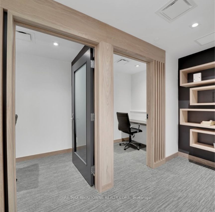 A303 – 125 Bronte Road, Oakville ‣ W13855558 A303 – 125 Bronte Road, Oakville ‣ W13855558