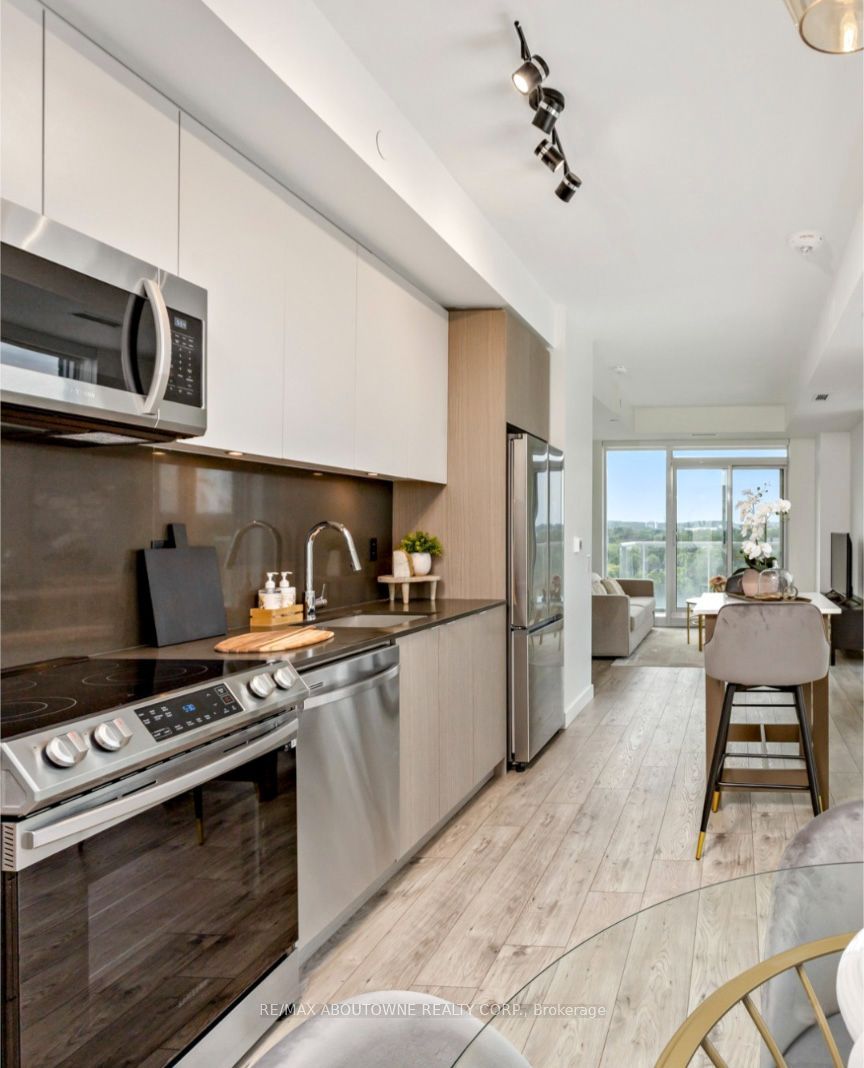 A0815 – 125 Bronte Road, Oakville