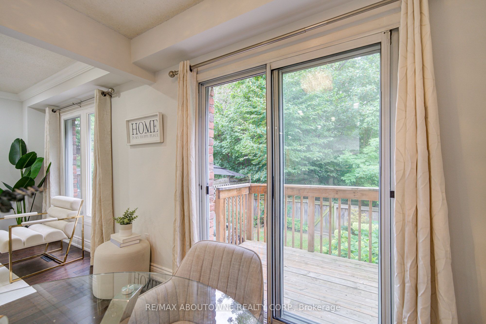 37 – 2766 Folkway Drive, Mississauga ‣ W13858052 37 – 2766 Folkway Drive, Mississauga ‣ W13858052