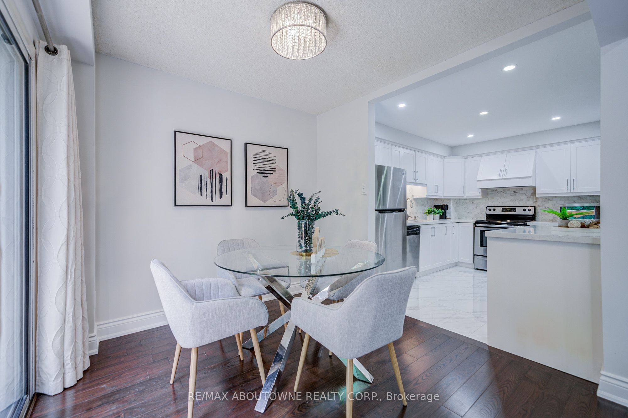 37 – 2766 Folkway Drive, Mississauga ‣ W13858052 37 – 2766 Folkway Drive, Mississauga ‣ W13858052