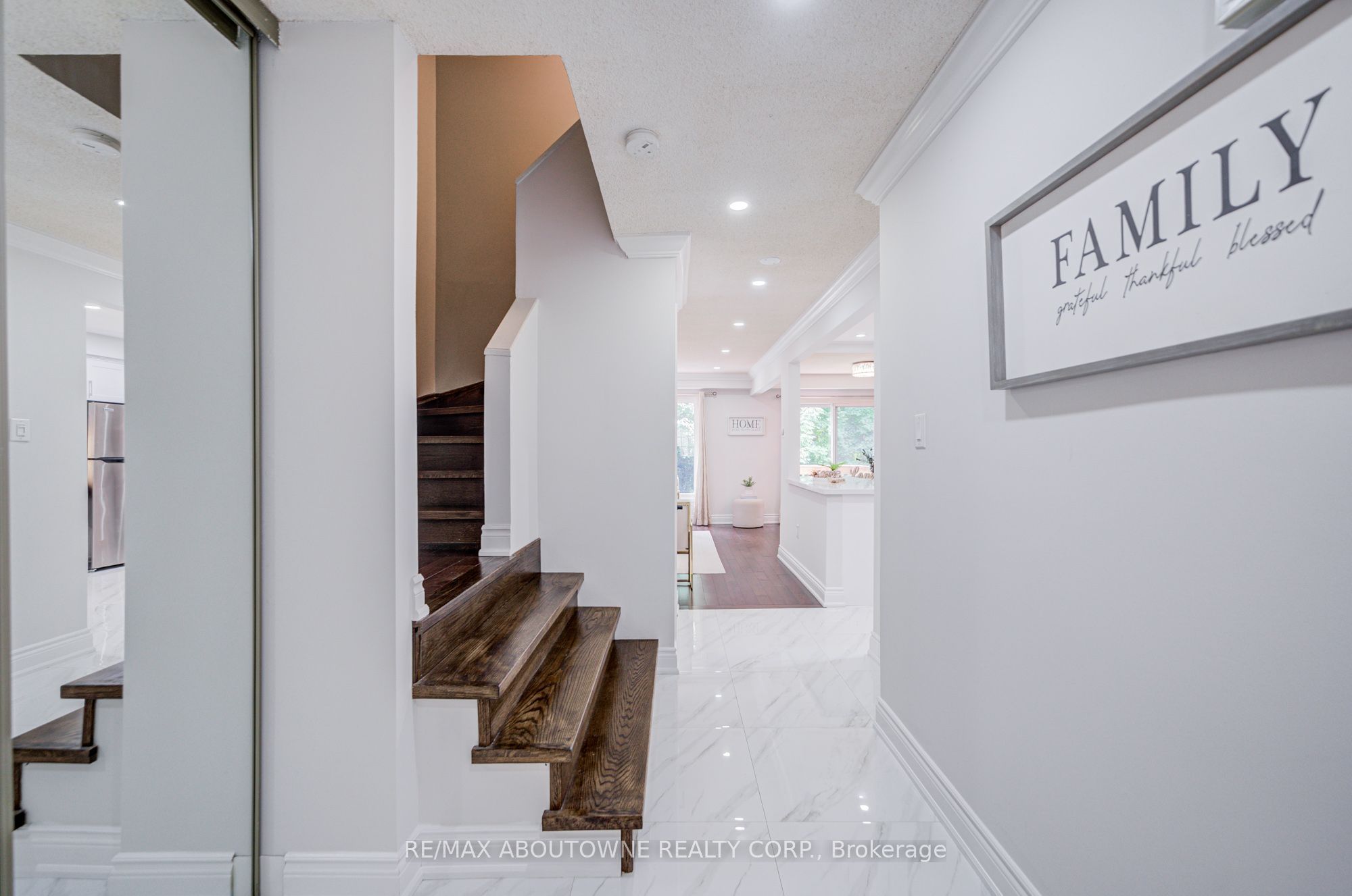 37 – 2766 Folkway Drive, Mississauga ‣ W13858052 37 – 2766 Folkway Drive, Mississauga ‣ W13858052