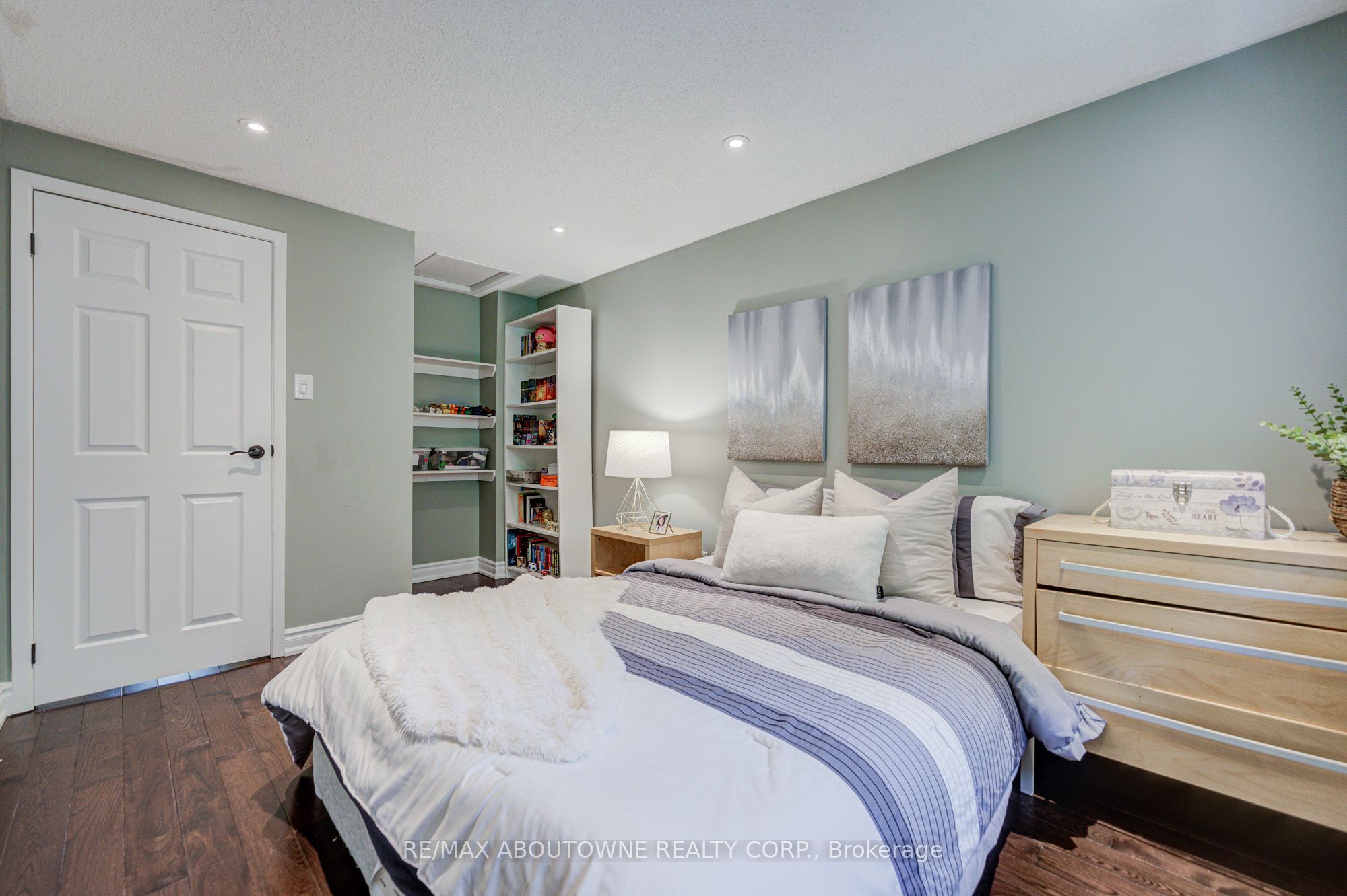 37 – 2766 Folkway Drive, Mississauga ‣ W13858052 37 – 2766 Folkway Drive, Mississauga ‣ W13858052