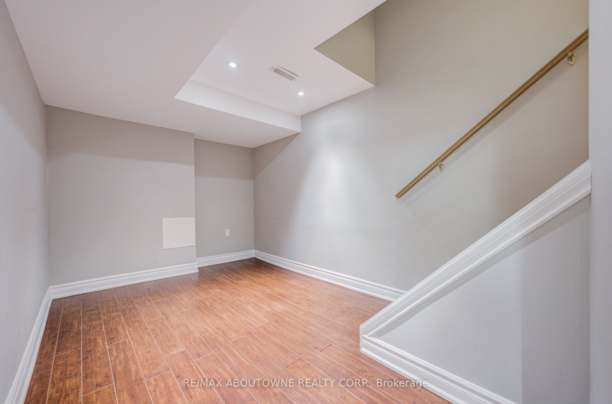 37 – 2766 Folkway Drive, Mississauga ‣ W13858052 37 – 2766 Folkway Drive, Mississauga ‣ W13858052