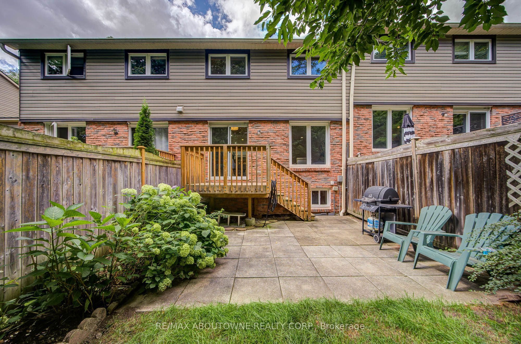 37 – 2766 Folkway Drive, Mississauga ‣ W13858052 37 – 2766 Folkway Drive, Mississauga ‣ W13858052