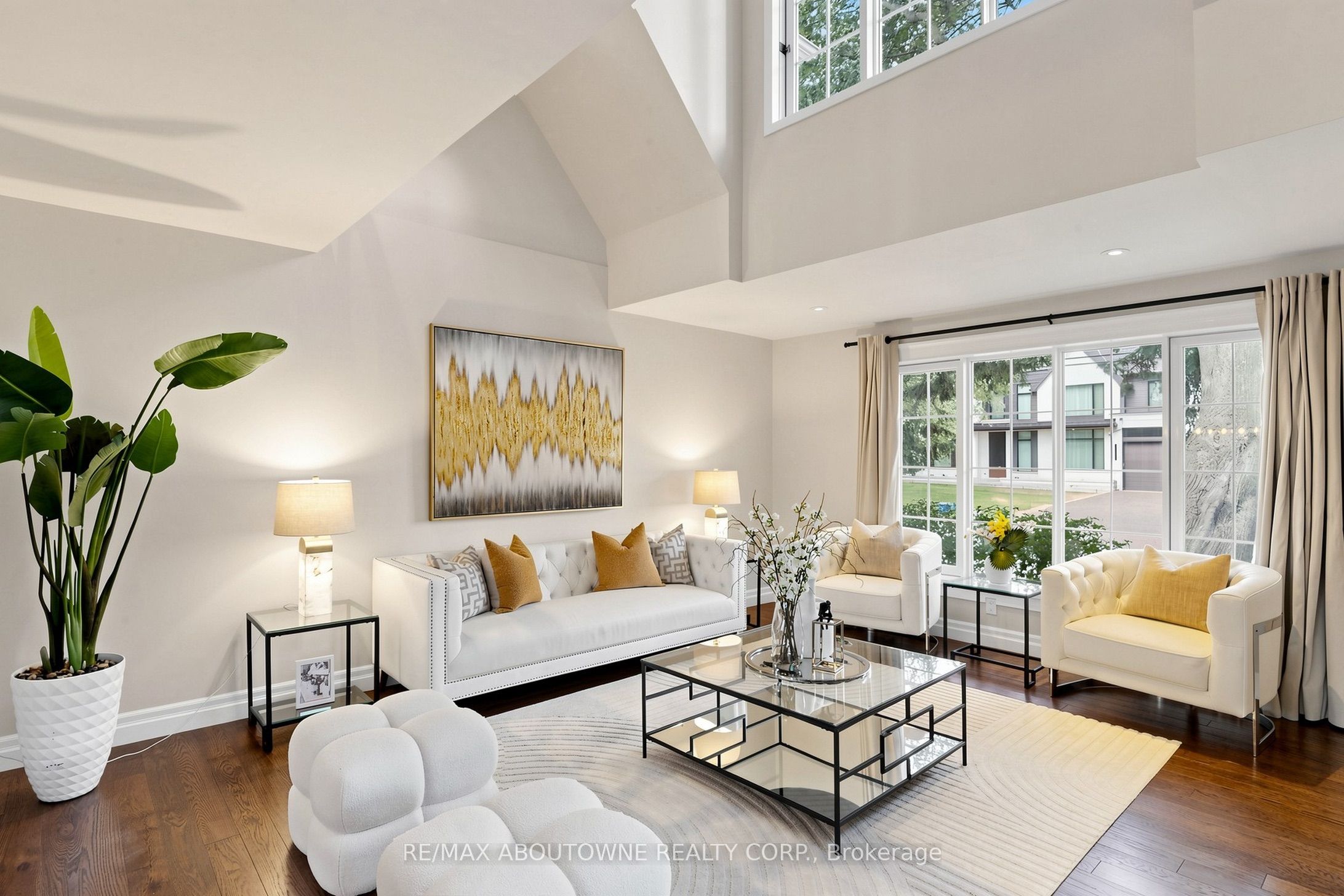 1304 Devon Road, Oakville ‣ W13869912 1304 Devon Road, Oakville ‣ W13869912