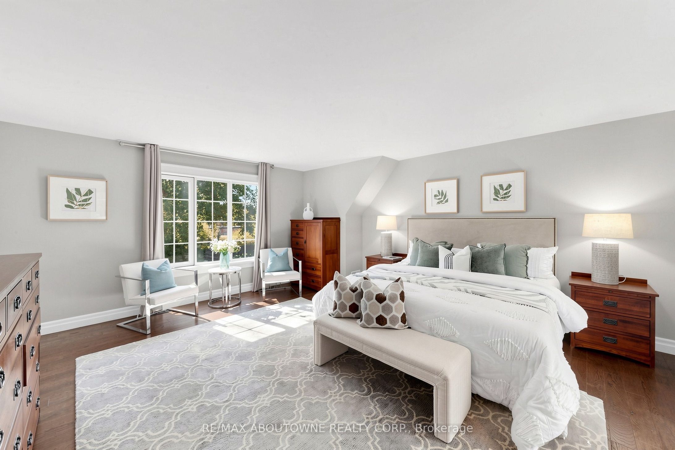 1304 Devon Road, Oakville ‣ W13869912 1304 Devon Road, Oakville ‣ W13869912
