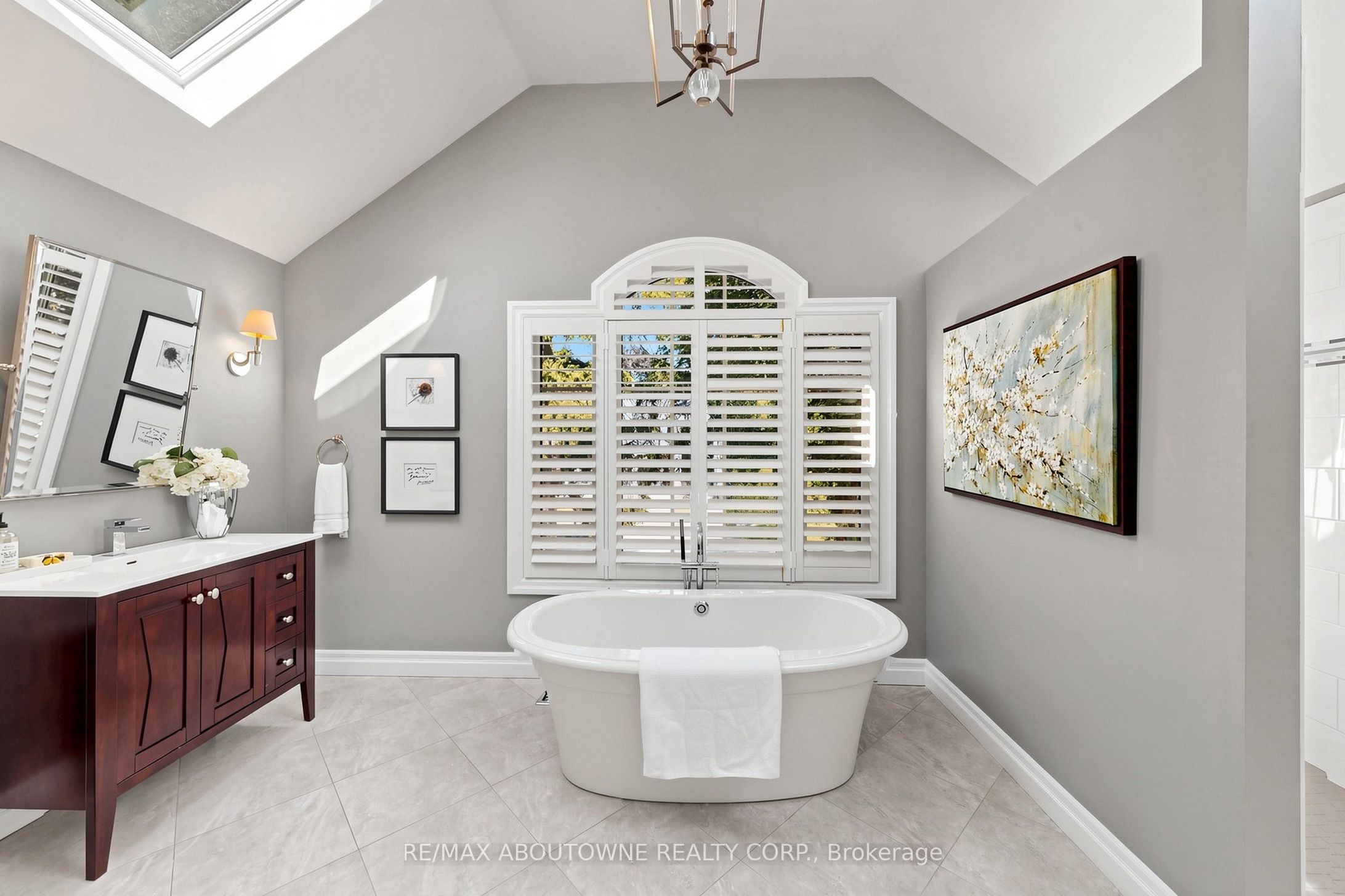 1304 Devon Road, Oakville ‣ W13869912 1304 Devon Road, Oakville ‣ W13869912