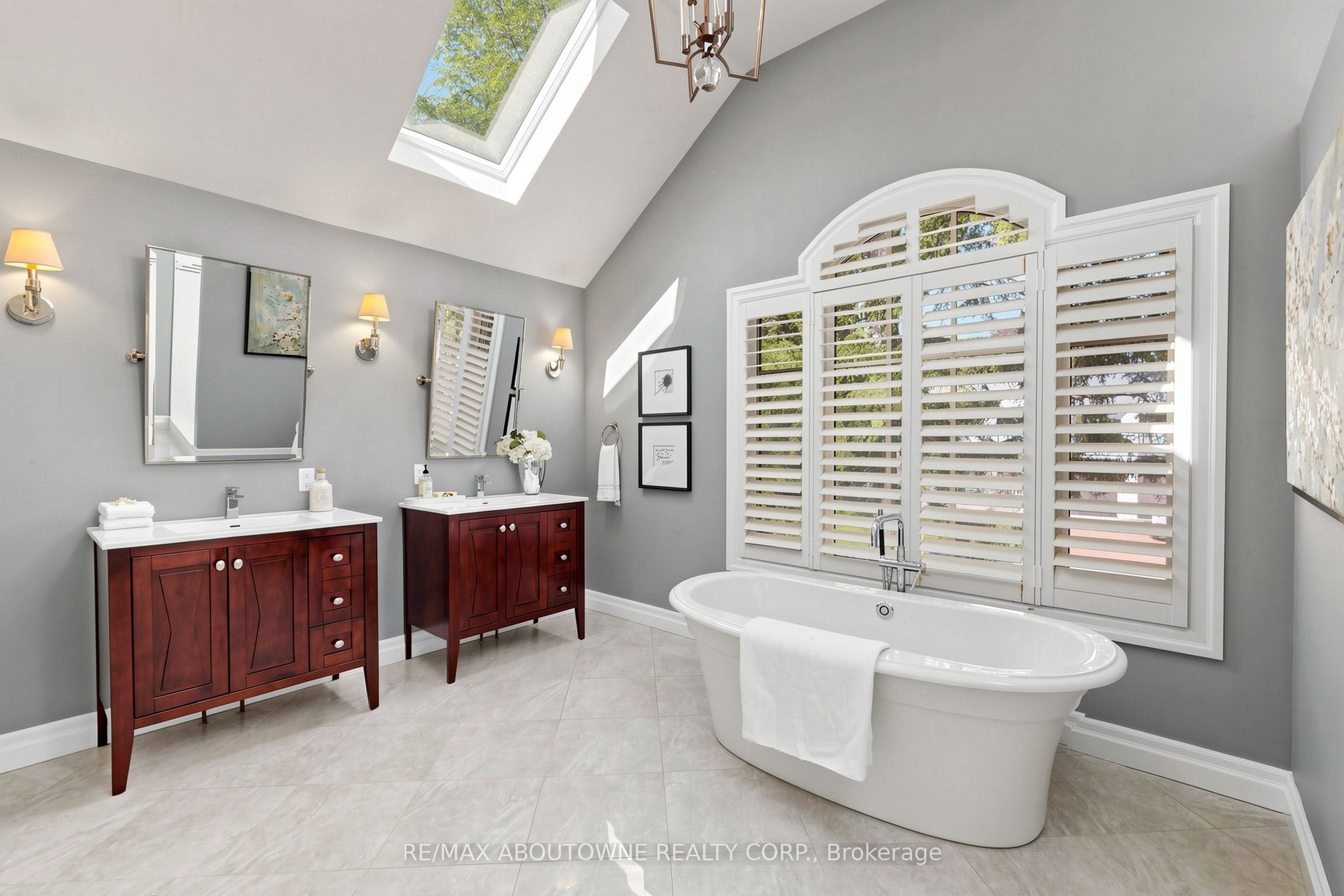 1304 Devon Road, Oakville ‣ W13869912 1304 Devon Road, Oakville ‣ W13869912