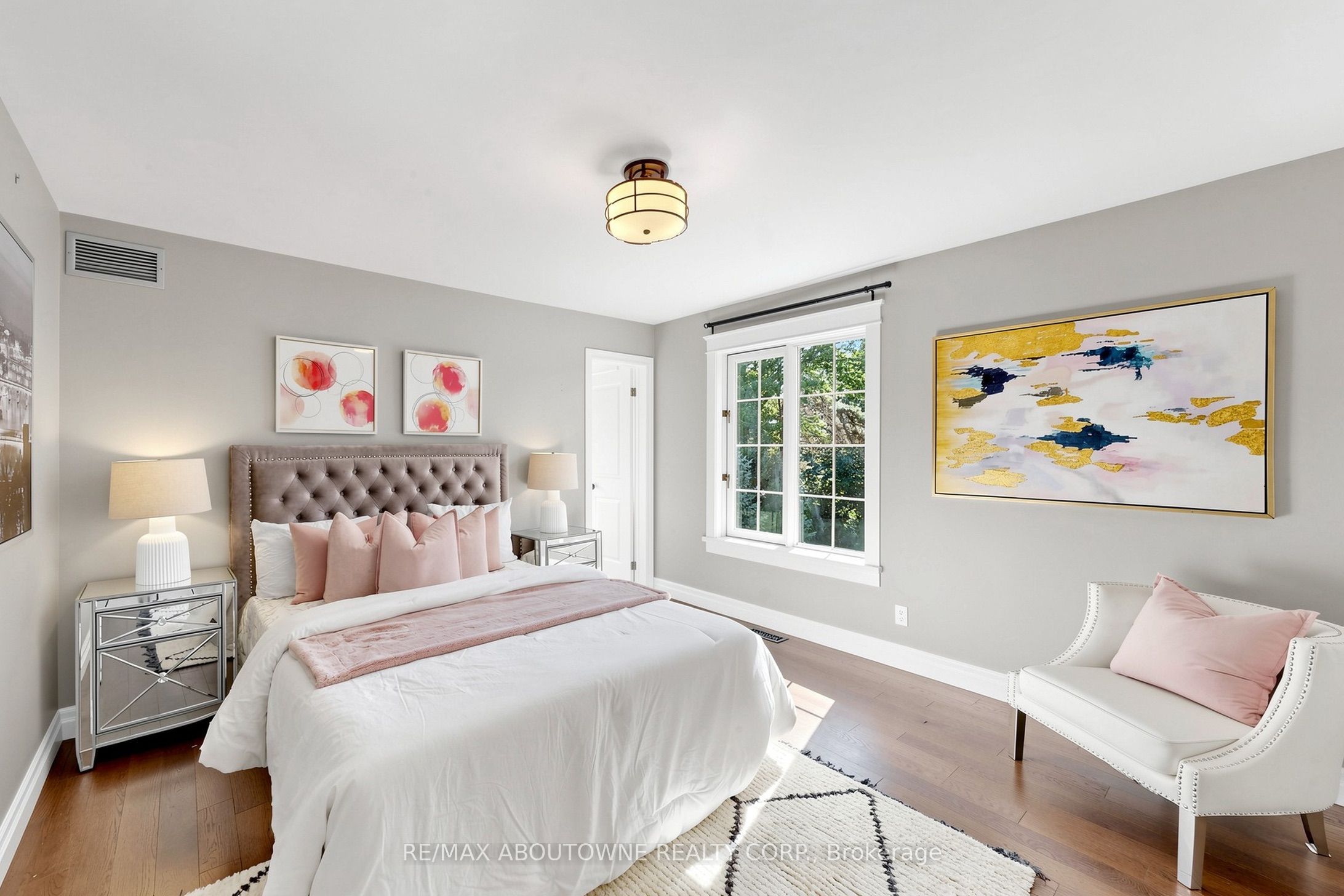 1304 Devon Road, Oakville ‣ W13869912 1304 Devon Road, Oakville ‣ W13869912
