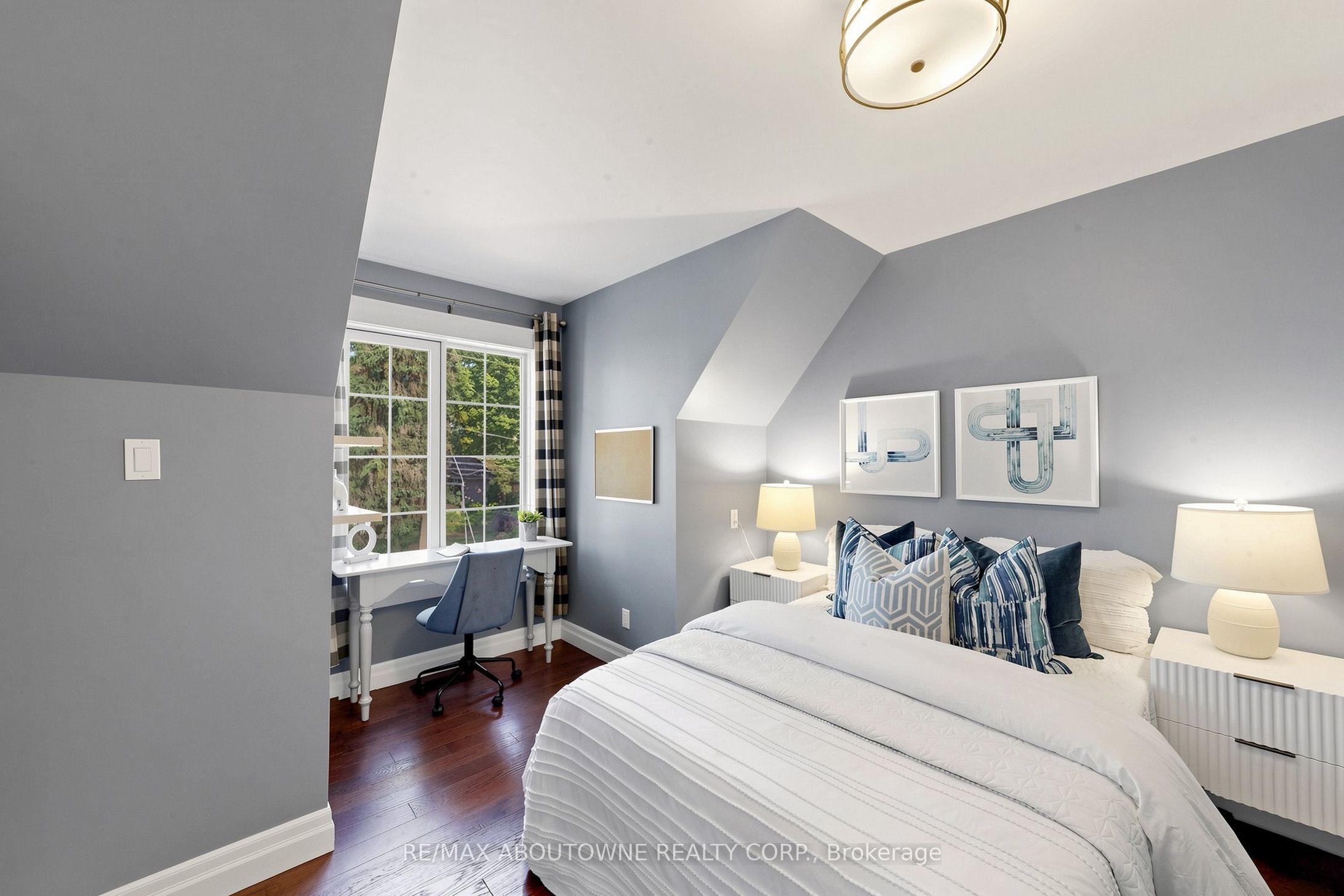 1304 Devon Road, Oakville ‣ W13869912 1304 Devon Road, Oakville ‣ W13869912