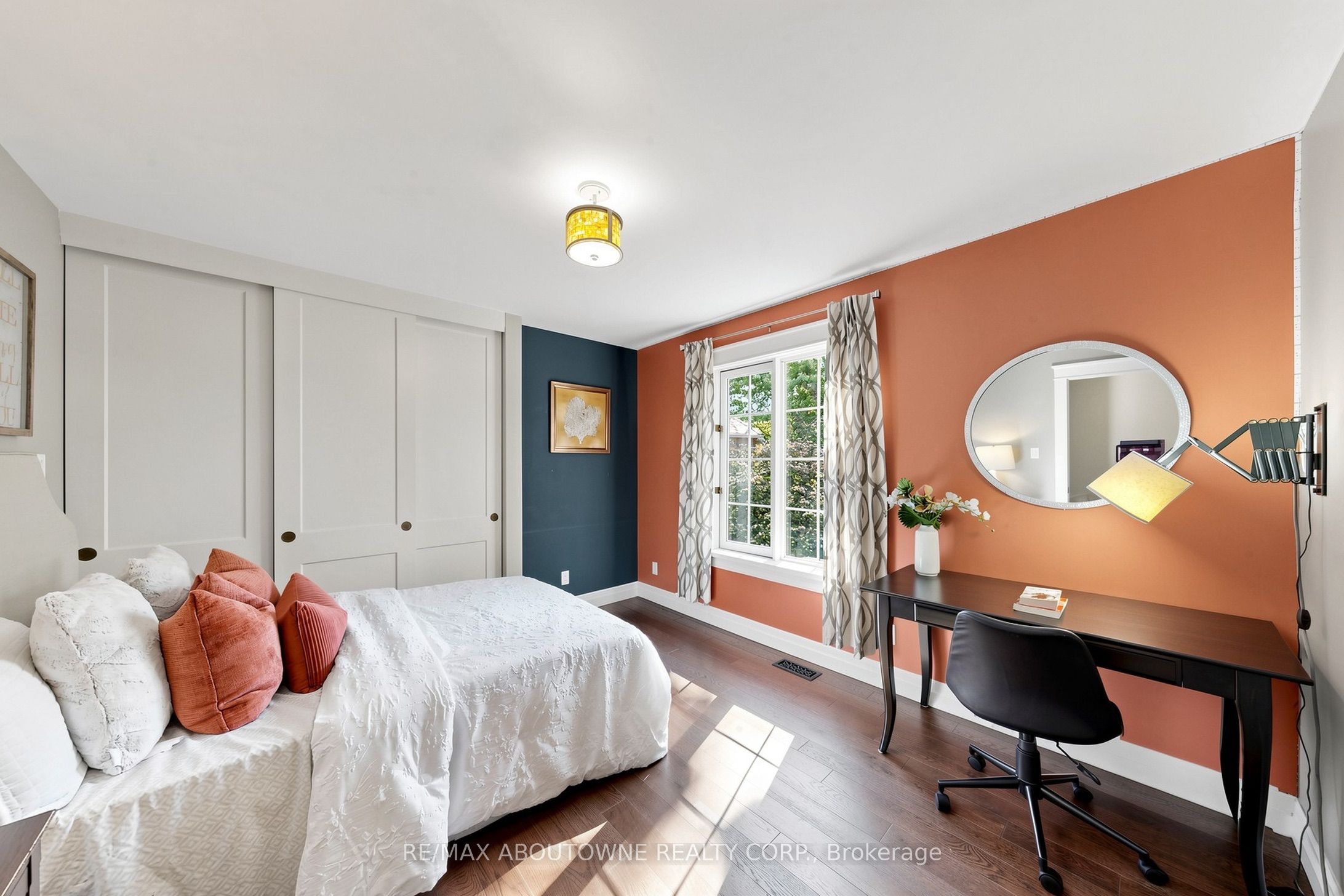 1304 Devon Road, Oakville ‣ W13869912 1304 Devon Road, Oakville ‣ W13869912