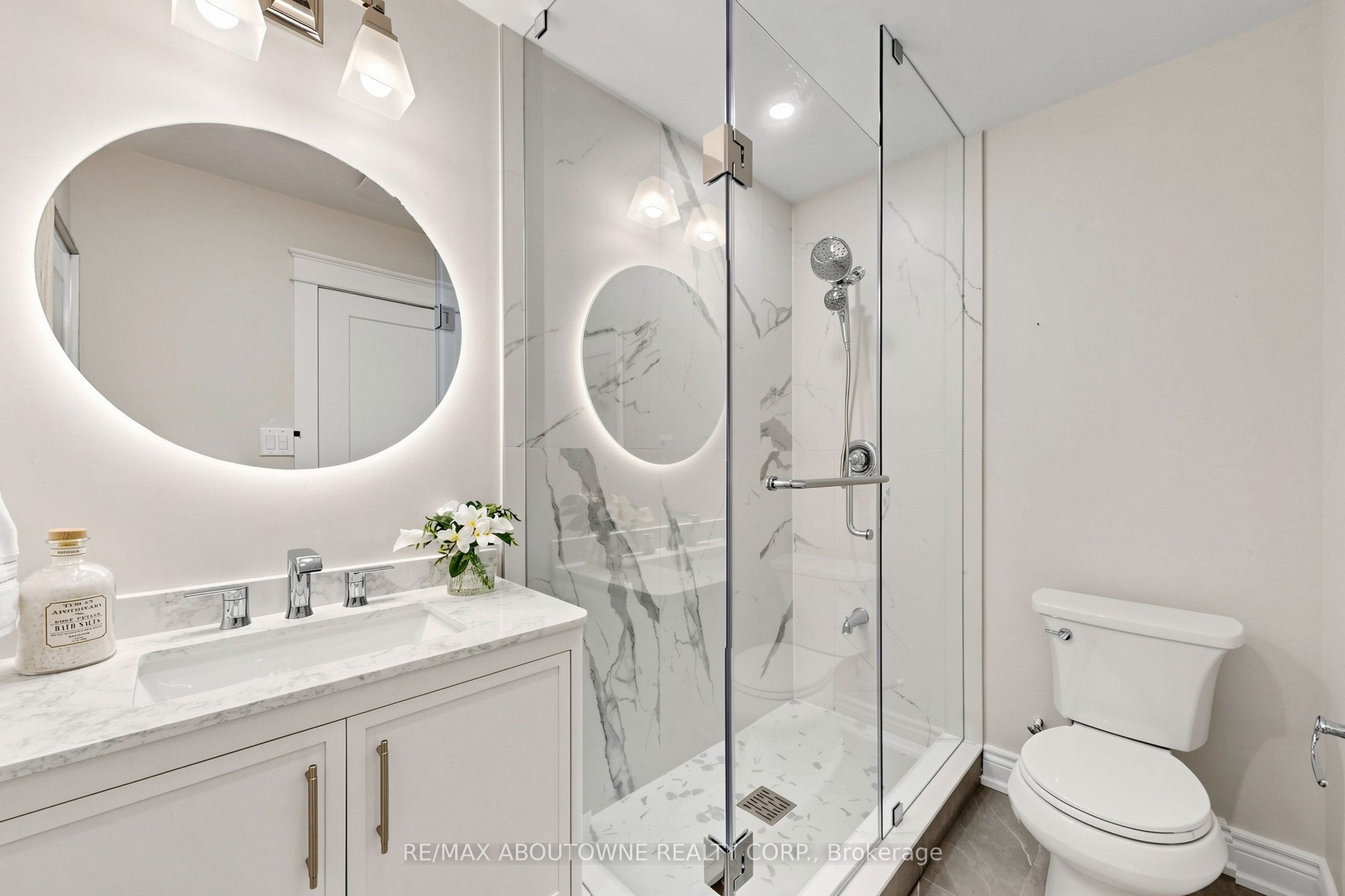 1304 Devon Road, Oakville ‣ W13869912 1304 Devon Road, Oakville ‣ W13869912