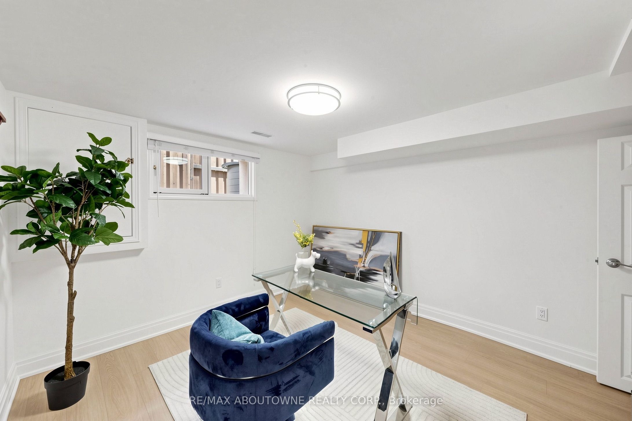 1304 Devon Road, Oakville ‣ W13869912 1304 Devon Road, Oakville ‣ W13869912
