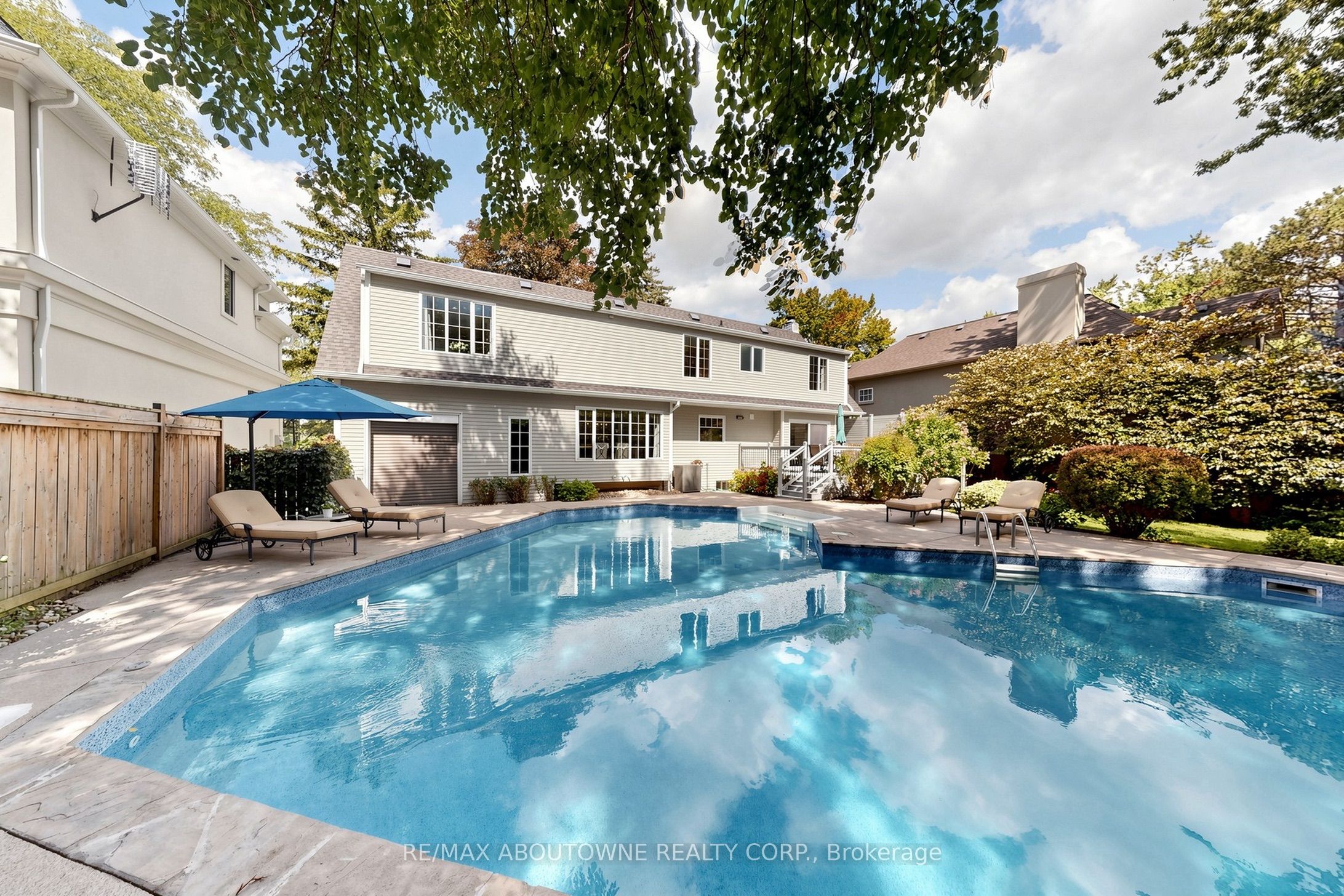 1304 Devon Road, Oakville ‣ W13869912 1304 Devon Road, Oakville ‣ W13869912