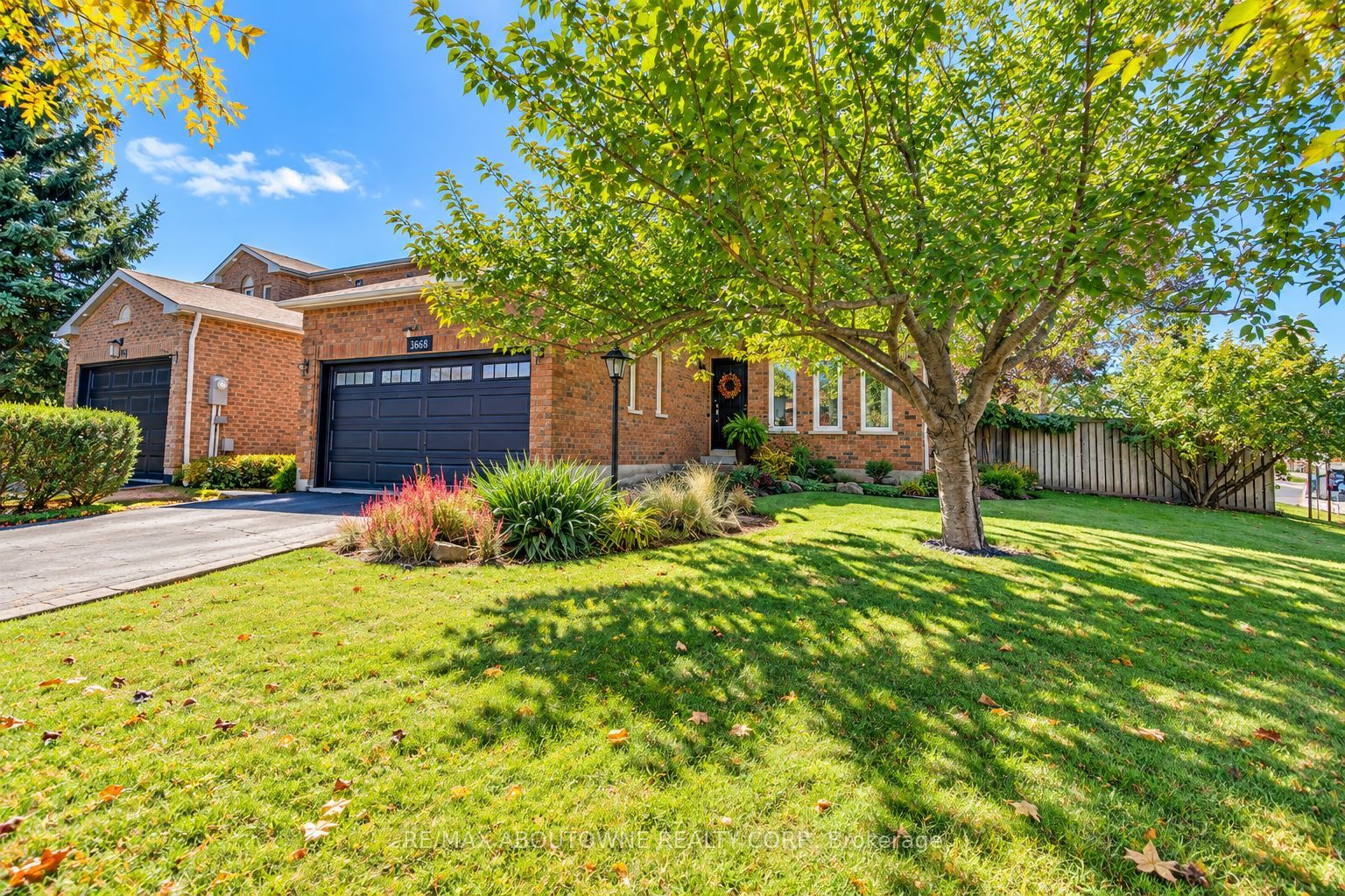 3668 Colonial Drive, Mississauga ‣ W13873418 3668 Colonial Drive, Mississauga ‣ W13873418