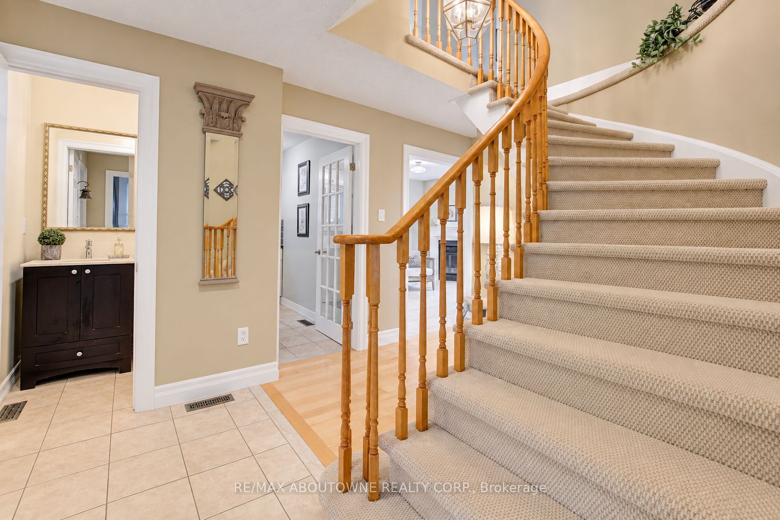 3668 Colonial Drive, Mississauga ‣ W13873418 3668 Colonial Drive, Mississauga ‣ W13873418