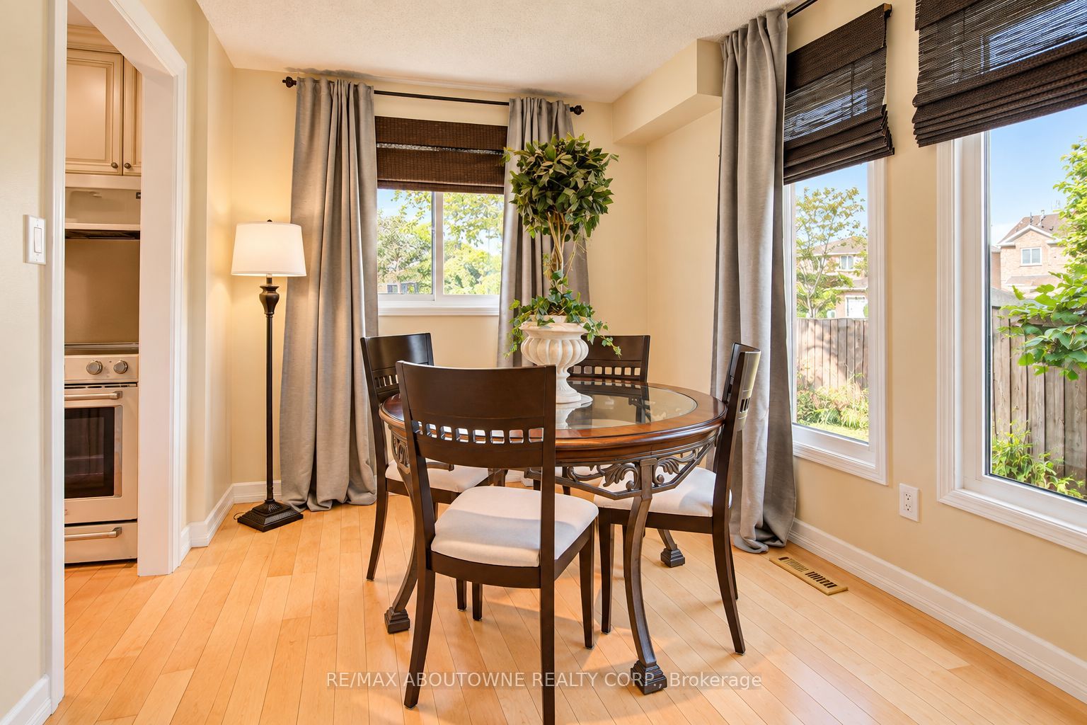 3668 Colonial Drive, Mississauga ‣ W13873418 3668 Colonial Drive, Mississauga ‣ W13873418