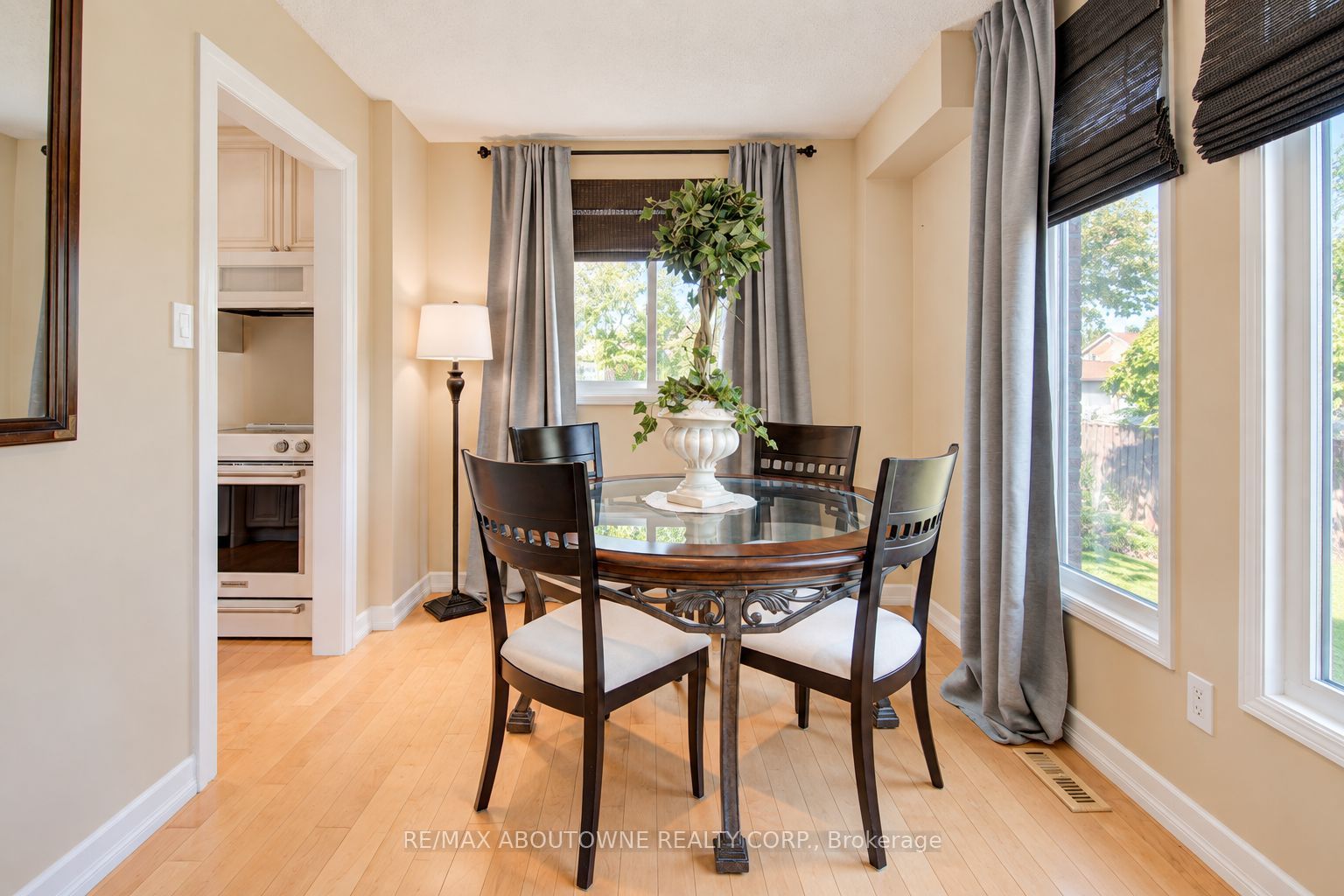 3668 Colonial Drive, Mississauga ‣ W13873418 3668 Colonial Drive, Mississauga ‣ W13873418