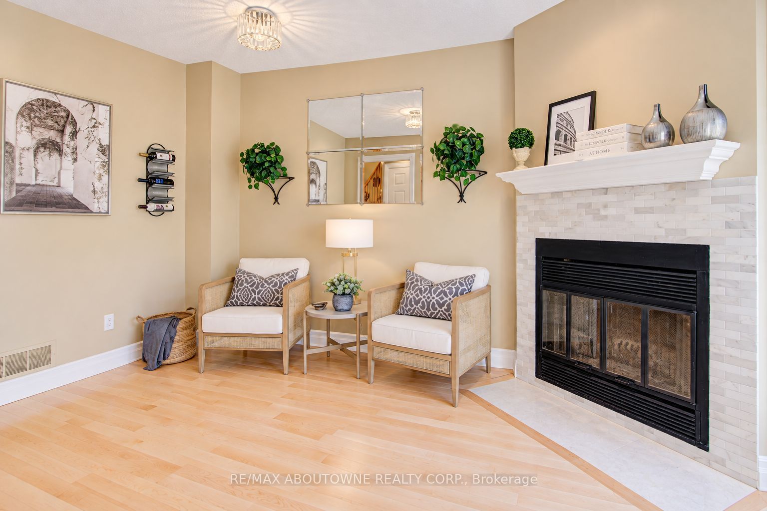 3668 Colonial Drive, Mississauga ‣ W13873418 3668 Colonial Drive, Mississauga ‣ W13873418