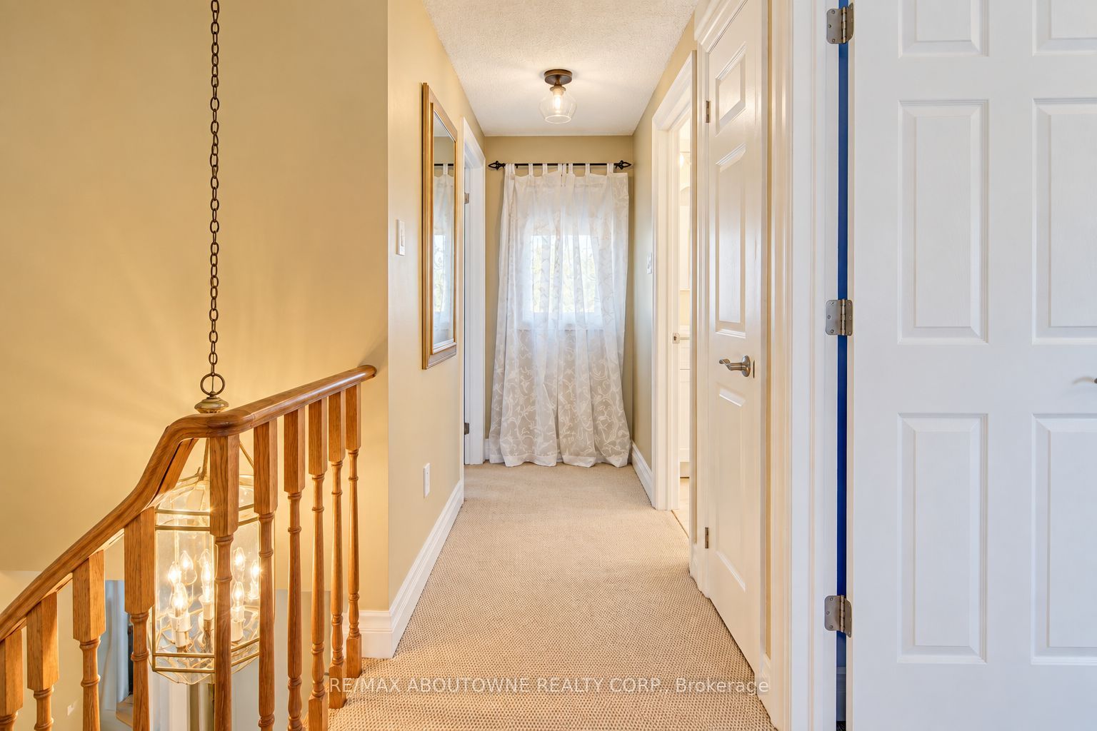 3668 Colonial Drive, Mississauga ‣ W13873418 3668 Colonial Drive, Mississauga ‣ W13873418