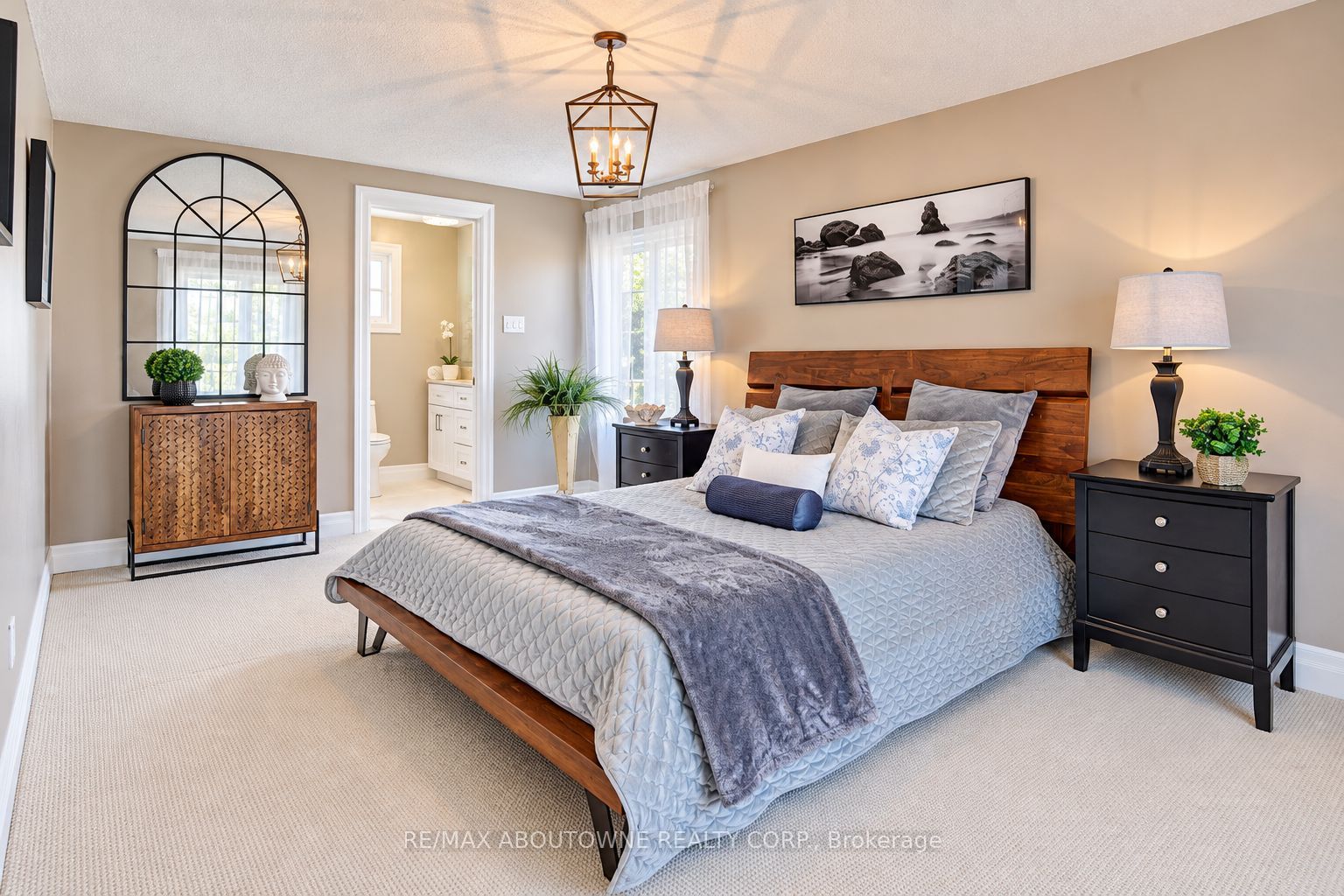 3668 Colonial Drive, Mississauga ‣ W13873418 3668 Colonial Drive, Mississauga ‣ W13873418