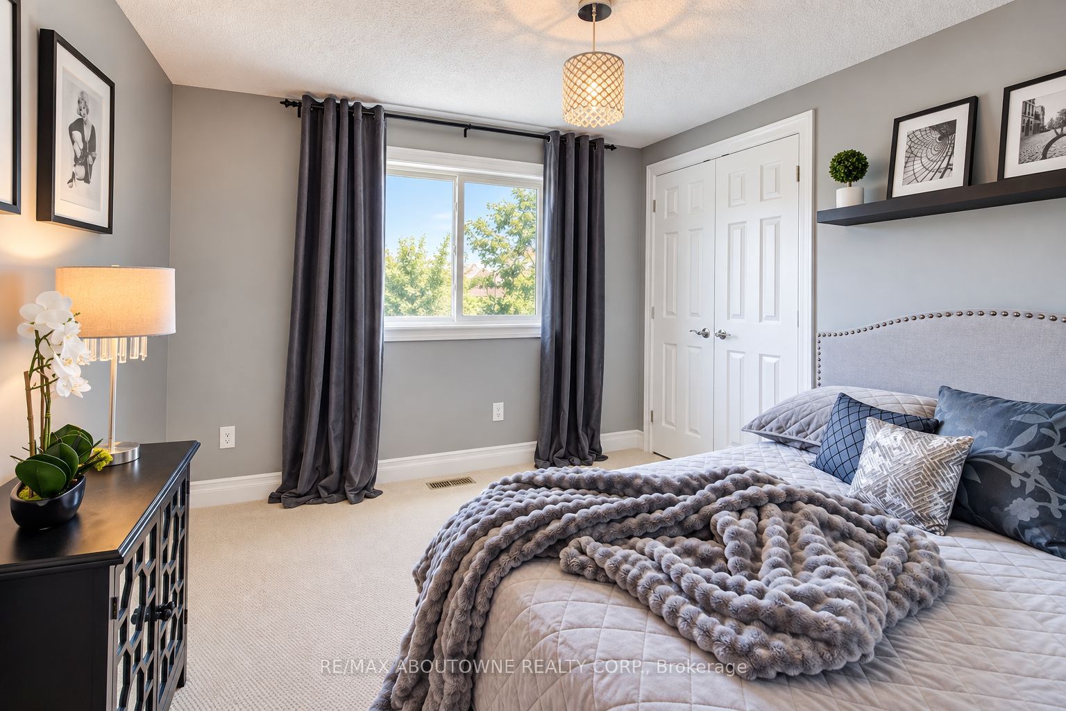 3668 Colonial Drive, Mississauga ‣ W13873418 3668 Colonial Drive, Mississauga ‣ W13873418