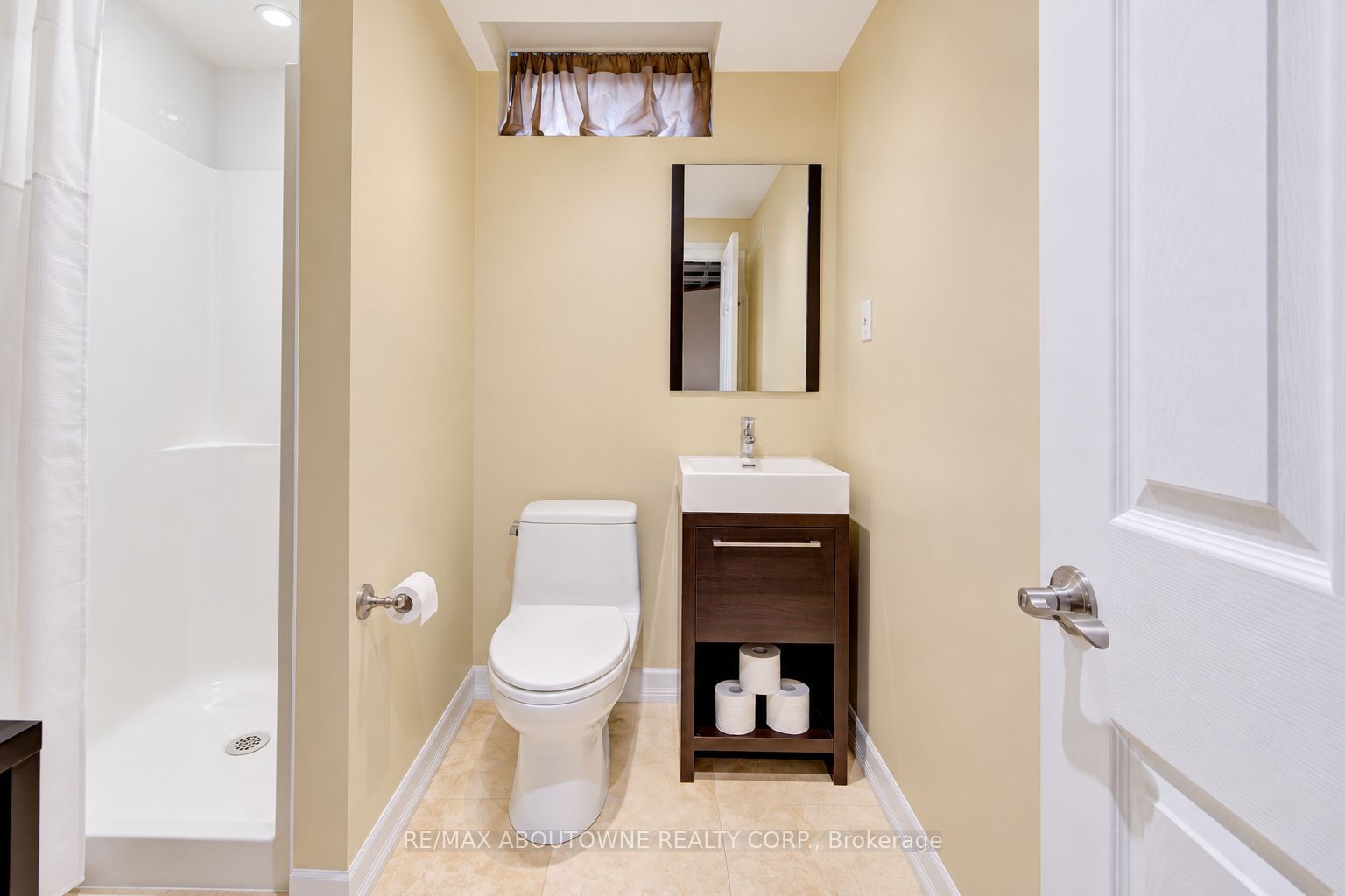3668 Colonial Drive, Mississauga ‣ W13873418 3668 Colonial Drive, Mississauga ‣ W13873418