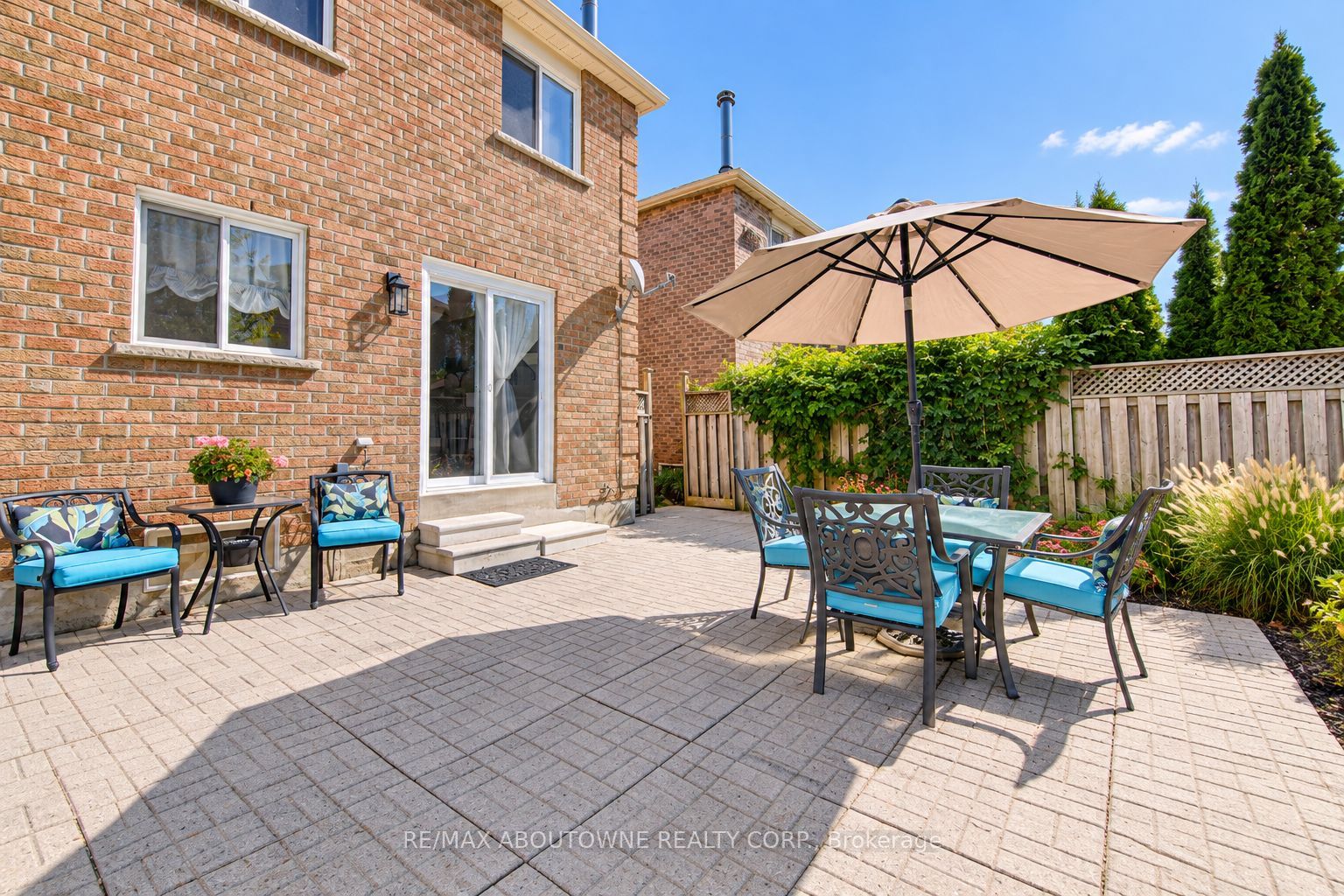 3668 Colonial Drive, Mississauga ‣ W13873418 3668 Colonial Drive, Mississauga ‣ W13873418