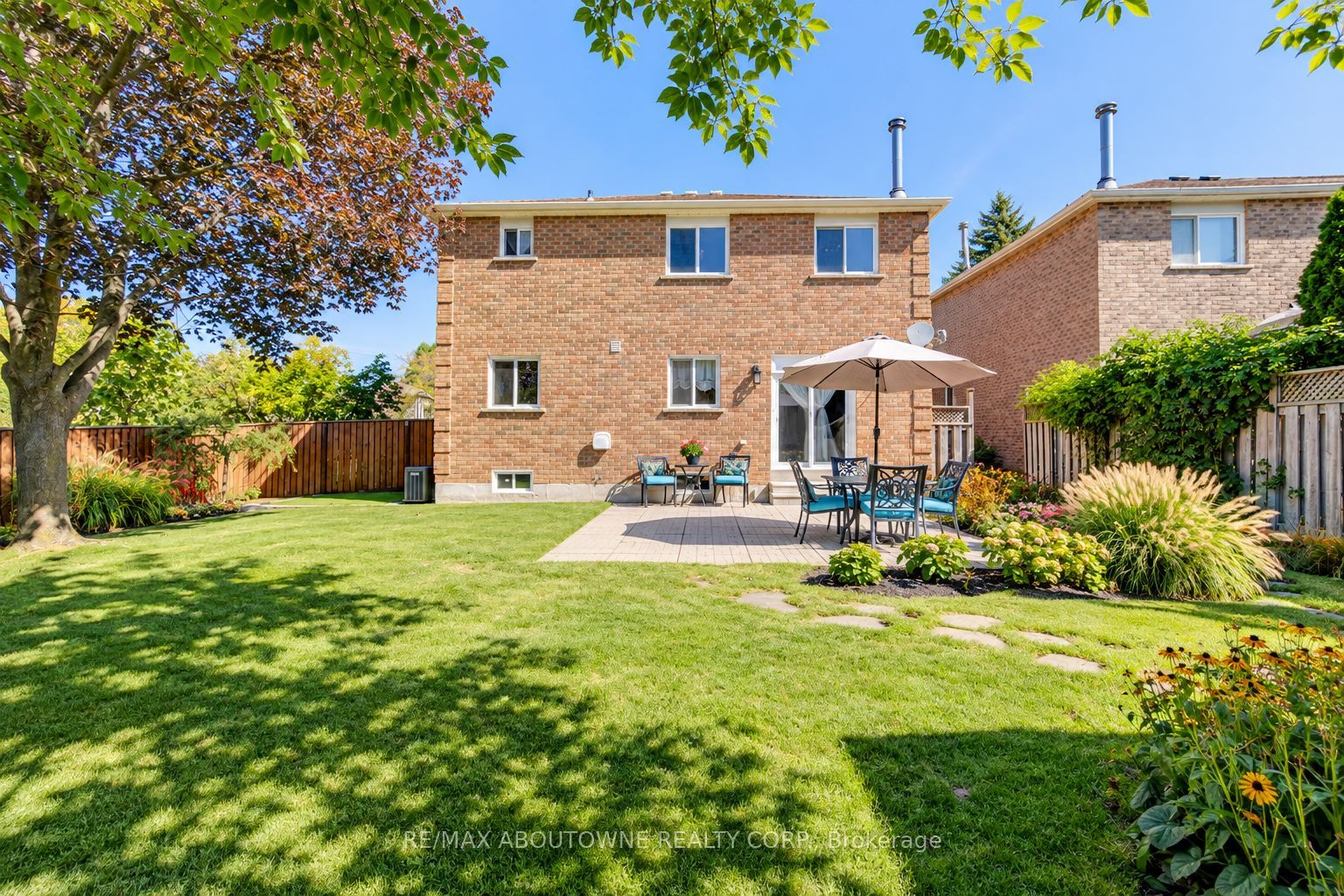 3668 Colonial Drive, Mississauga ‣ W13873418 3668 Colonial Drive, Mississauga ‣ W13873418