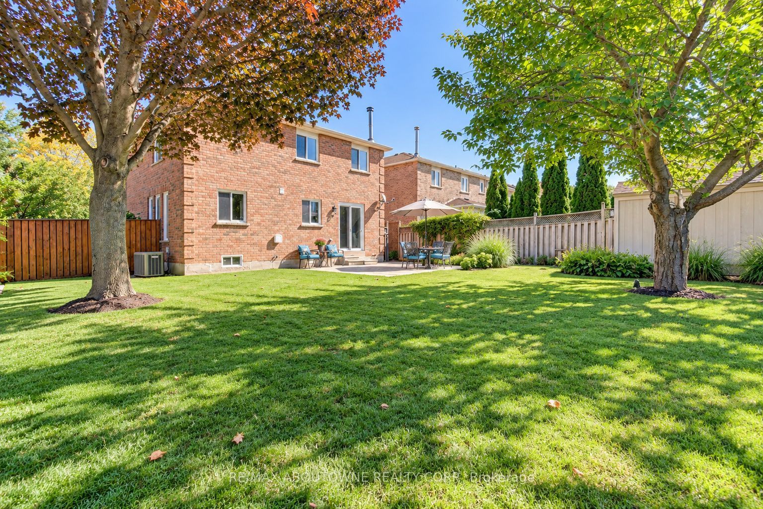 3668 Colonial Drive, Mississauga ‣ W13873418 3668 Colonial Drive, Mississauga ‣ W13873418