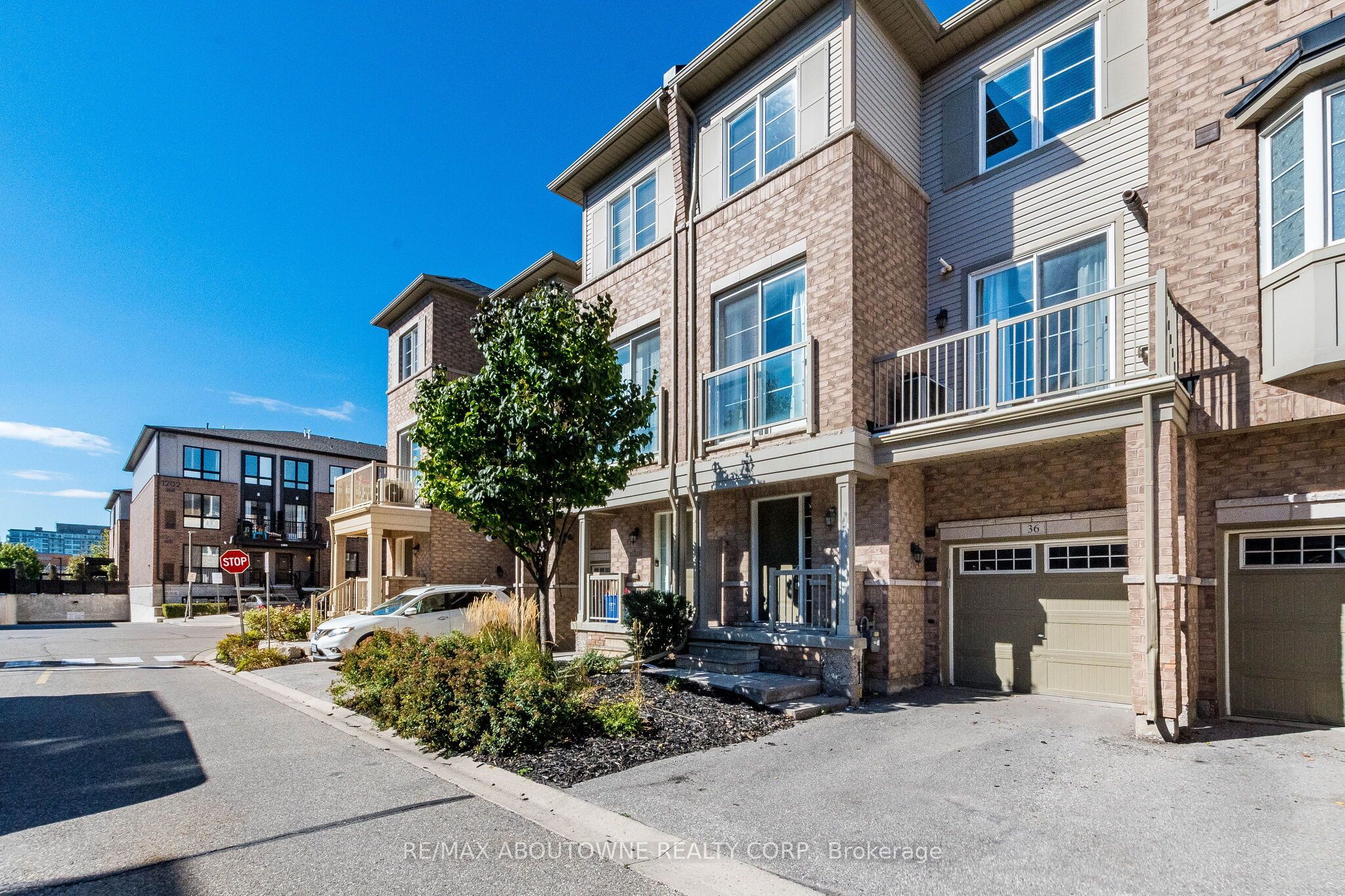 165 Hampshire Way, Milton ‣ W13875306 165 Hampshire Way, Milton ‣ W13875306
