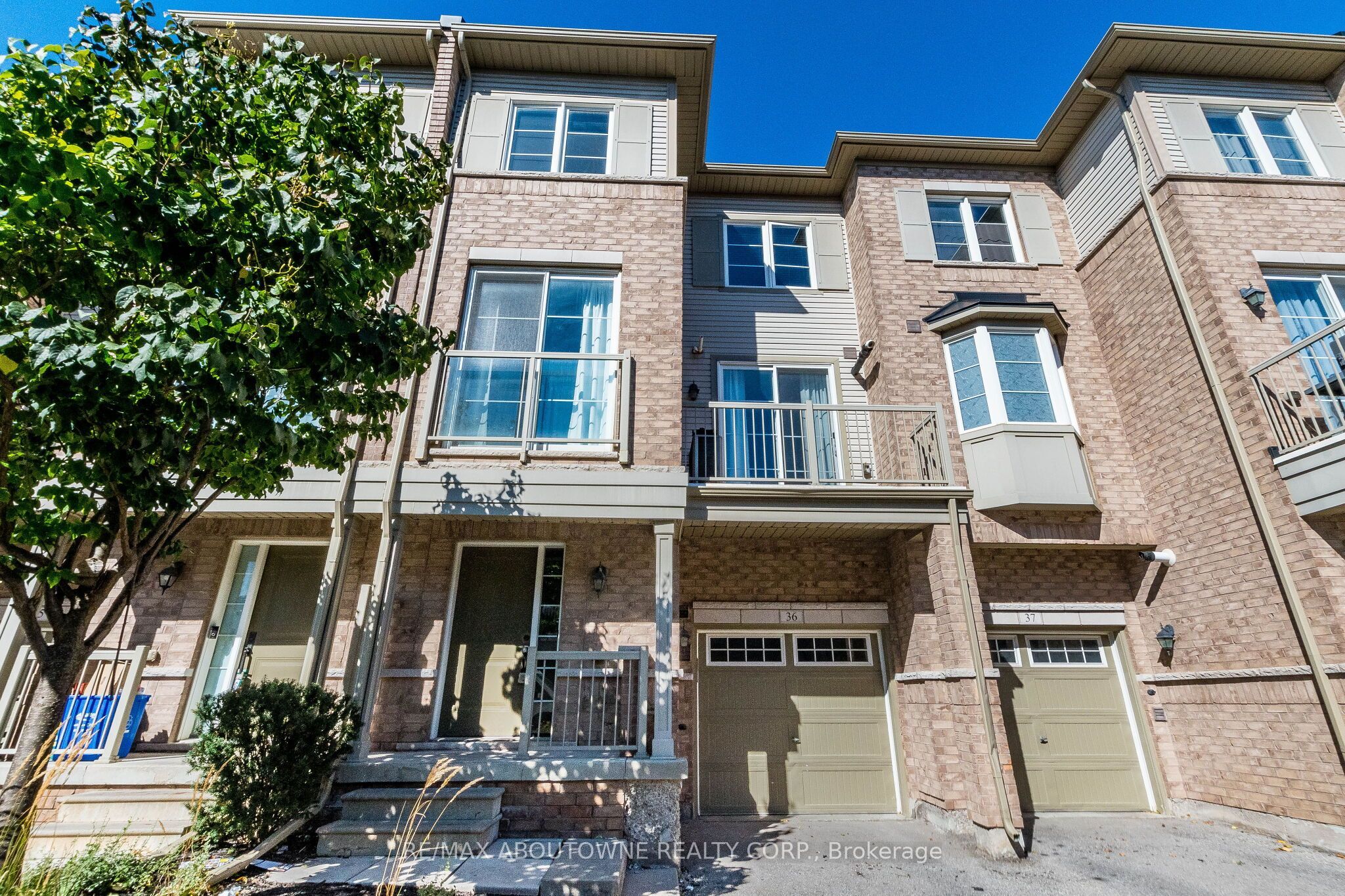 165 Hampshire Way, Milton ‣ W13875306 165 Hampshire Way, Milton ‣ W13875306
