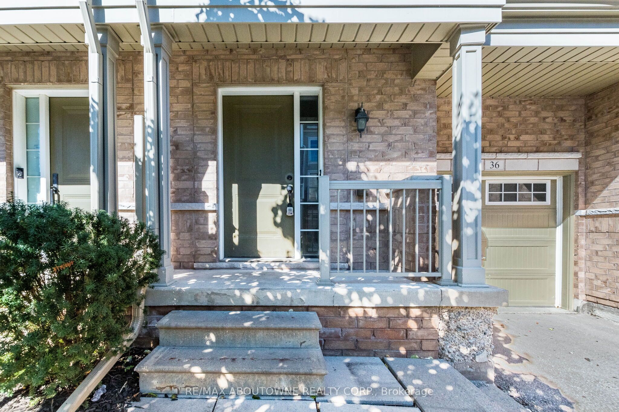 165 Hampshire Way, Milton ‣ W13875306 165 Hampshire Way, Milton ‣ W13875306