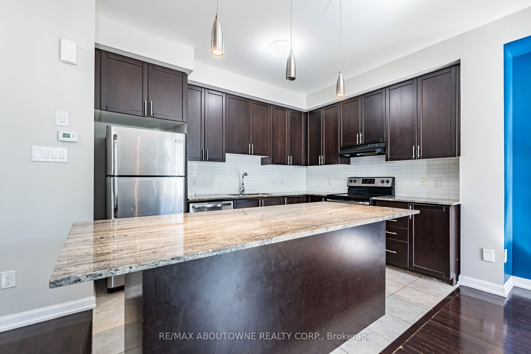 165 Hampshire Way, Milton ‣ W13875306 165 Hampshire Way, Milton ‣ W13875306