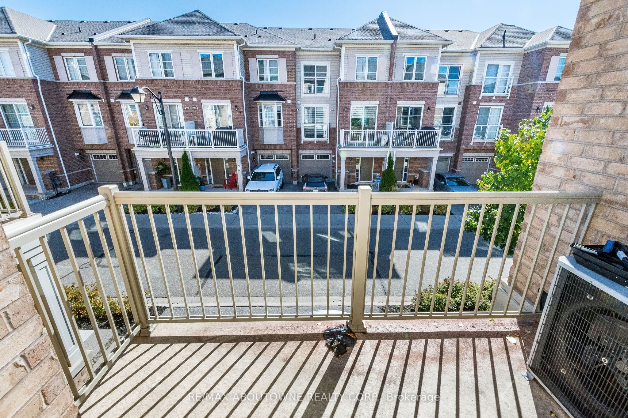 165 Hampshire Way, Milton ‣ W13875306 165 Hampshire Way, Milton ‣ W13875306