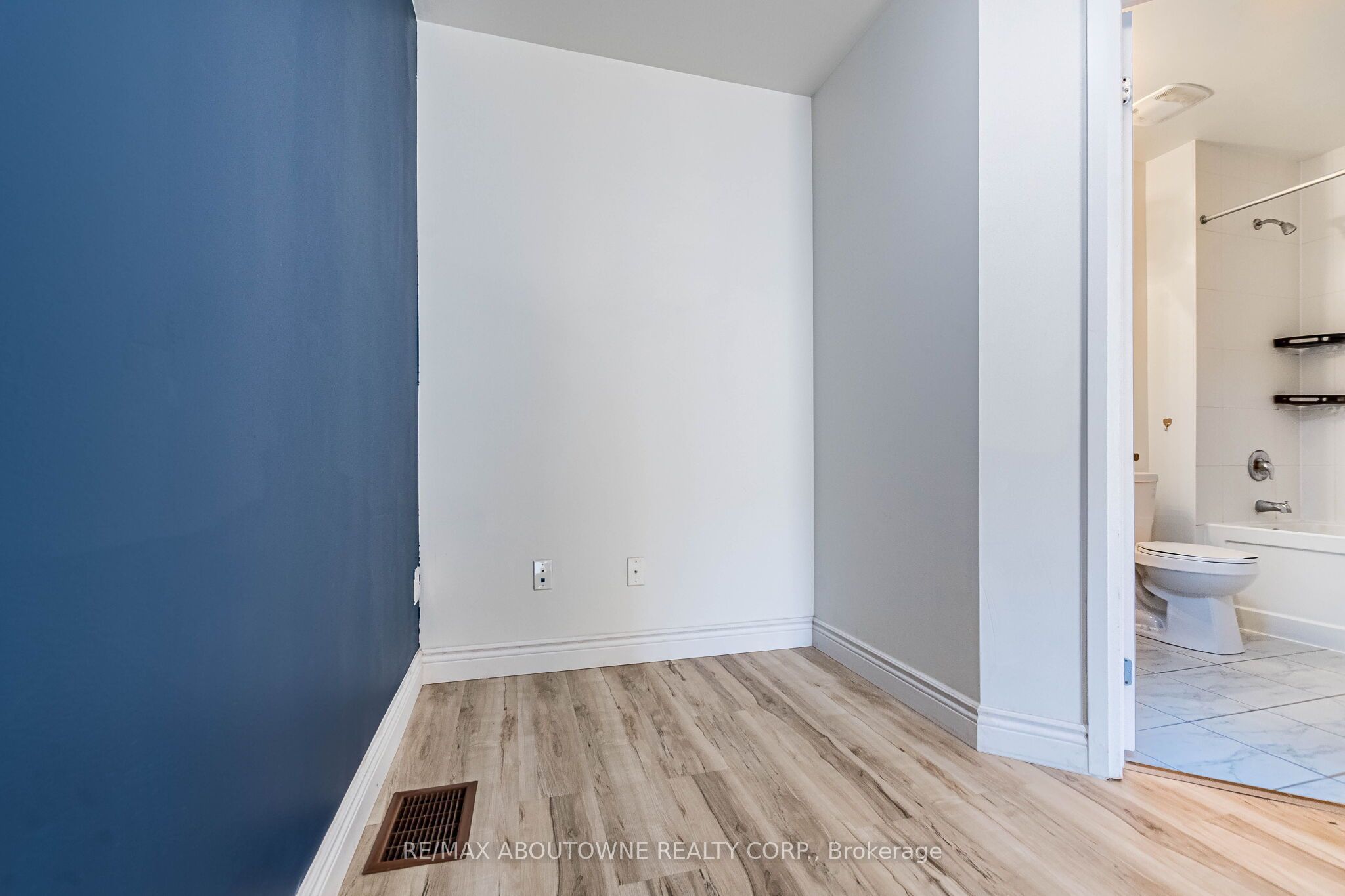 165 Hampshire Way, Milton ‣ W13875306 165 Hampshire Way, Milton ‣ W13875306