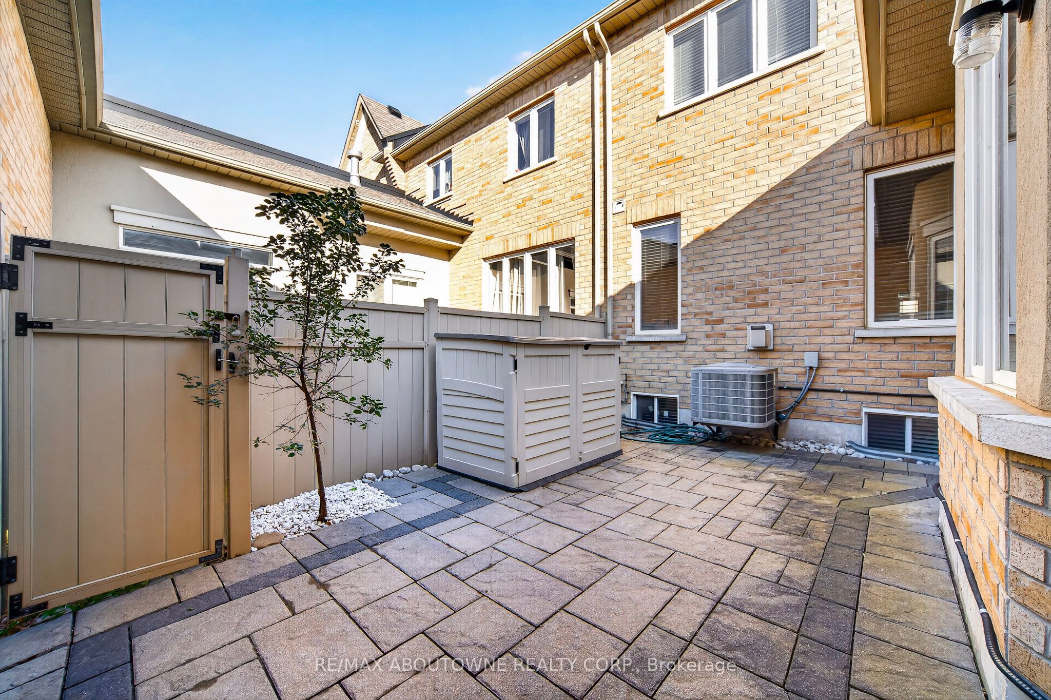 541 Sixteen Mile Drive, Oakville ‣ W13877752 541 Sixteen Mile Drive, Oakville ‣ W13877752
