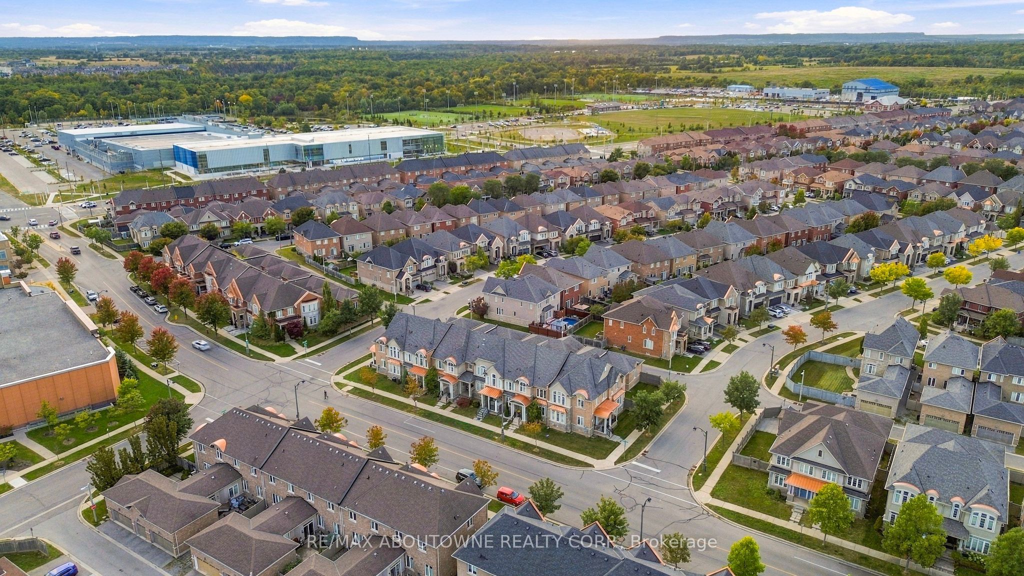 541 Sixteen Mile Drive, Oakville ‣ W13877752 541 Sixteen Mile Drive, Oakville ‣ W13877752