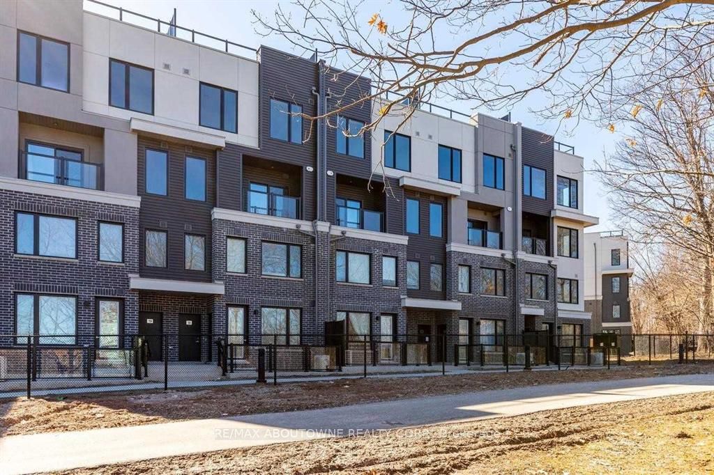 42 – 3483 Widdicombe Way, Mississauga