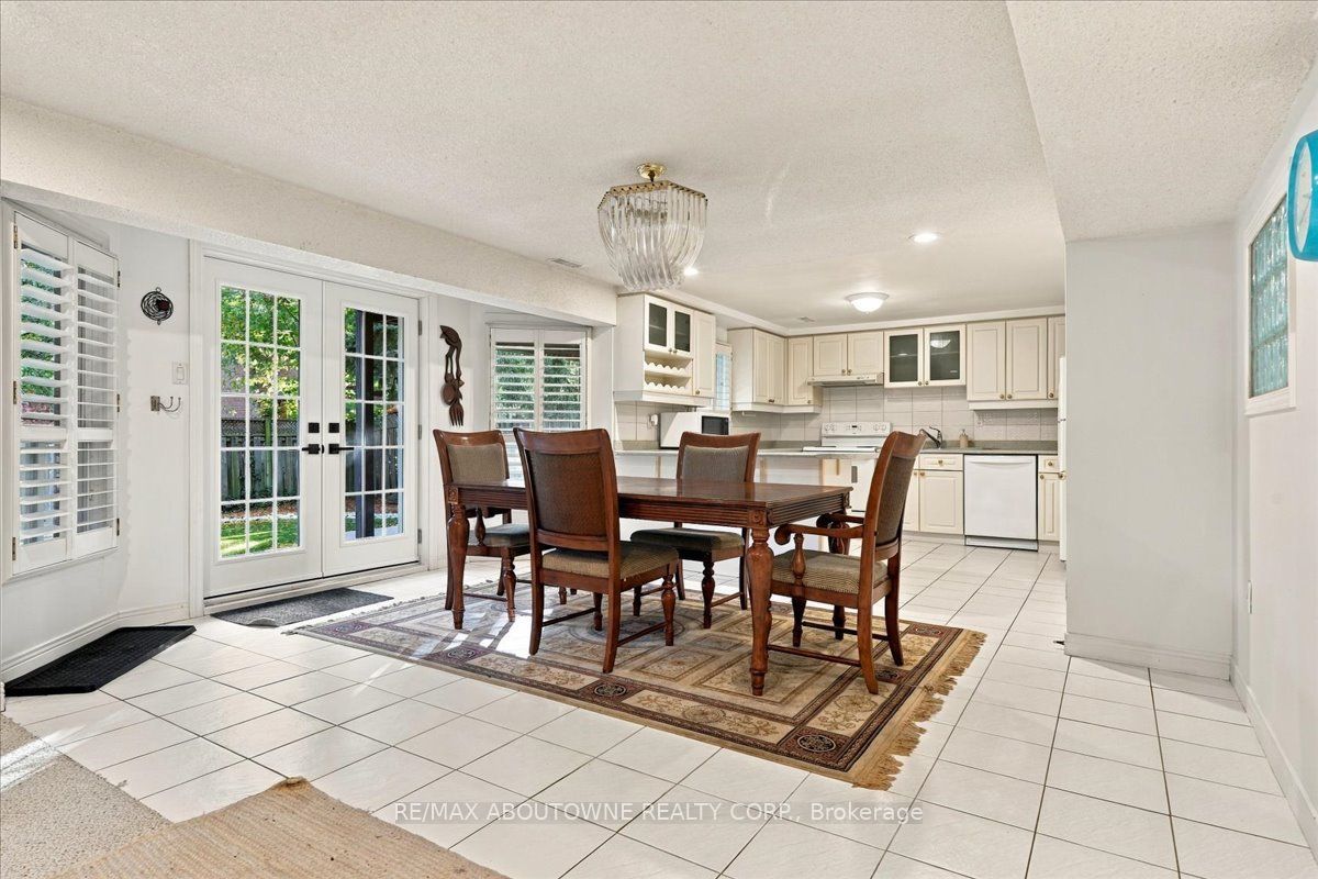 1374 Heritage Way, Oakville