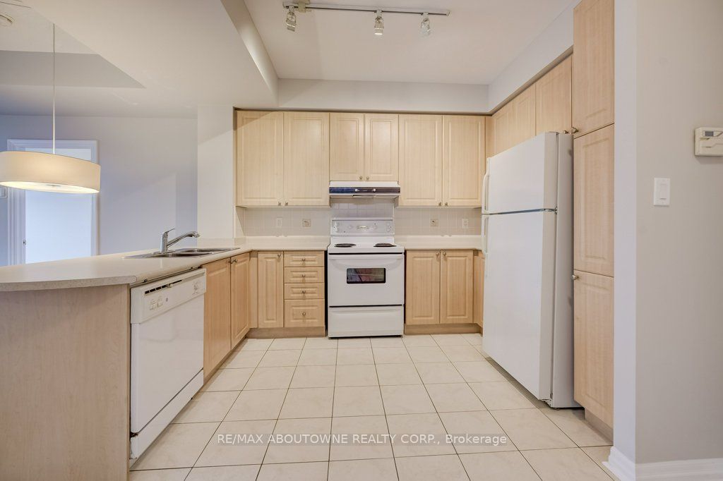 3 – 80 Port Street, Mississauga ‣ W13885120 3 – 80 Port Street, Mississauga ‣ W13885120