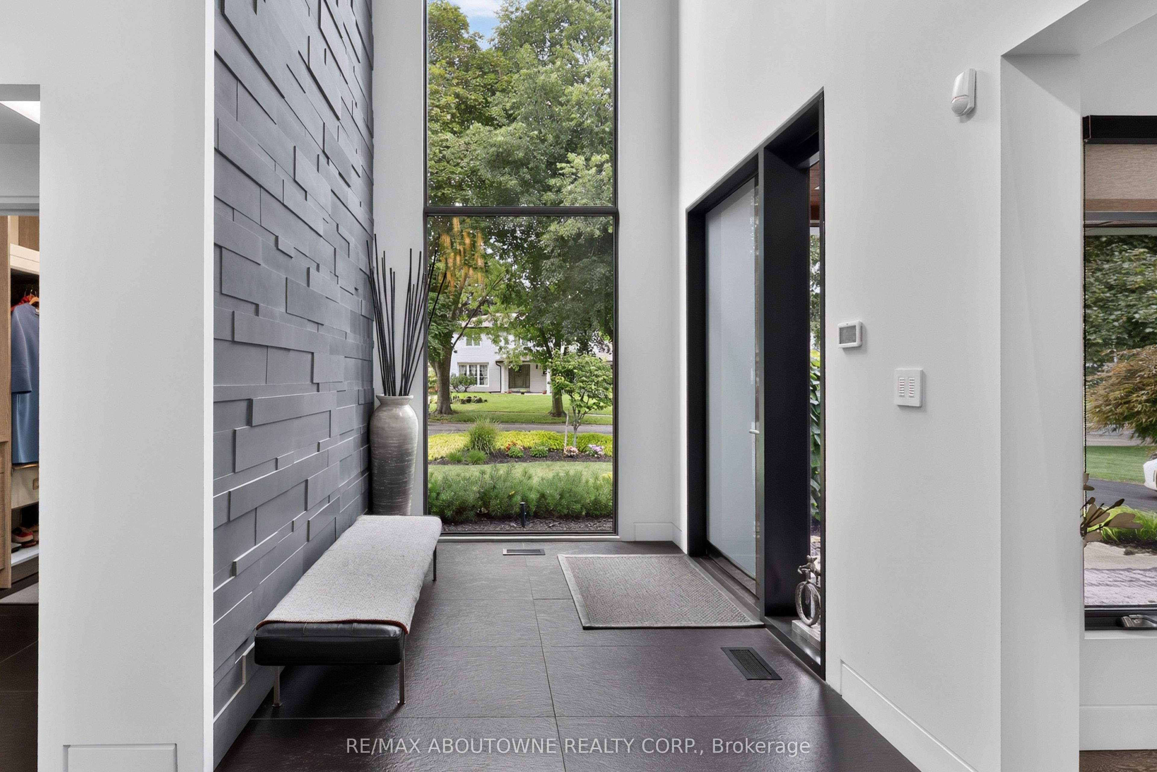 2108 Portway Avenue, Mississauga ‣ W14031286 2108 Portway Avenue, Mississauga ‣ W14031286