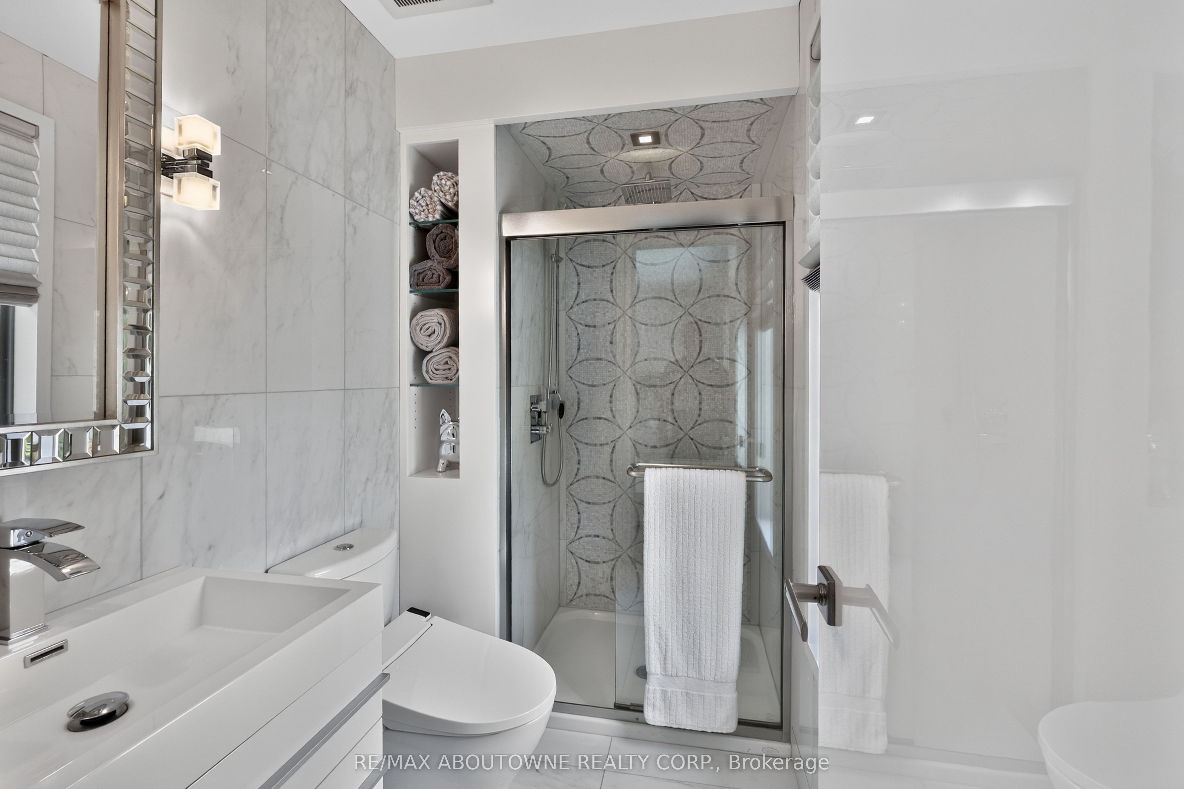 2108 Portway Avenue, Mississauga ‣ W14031286 2108 Portway Avenue, Mississauga ‣ W14031286