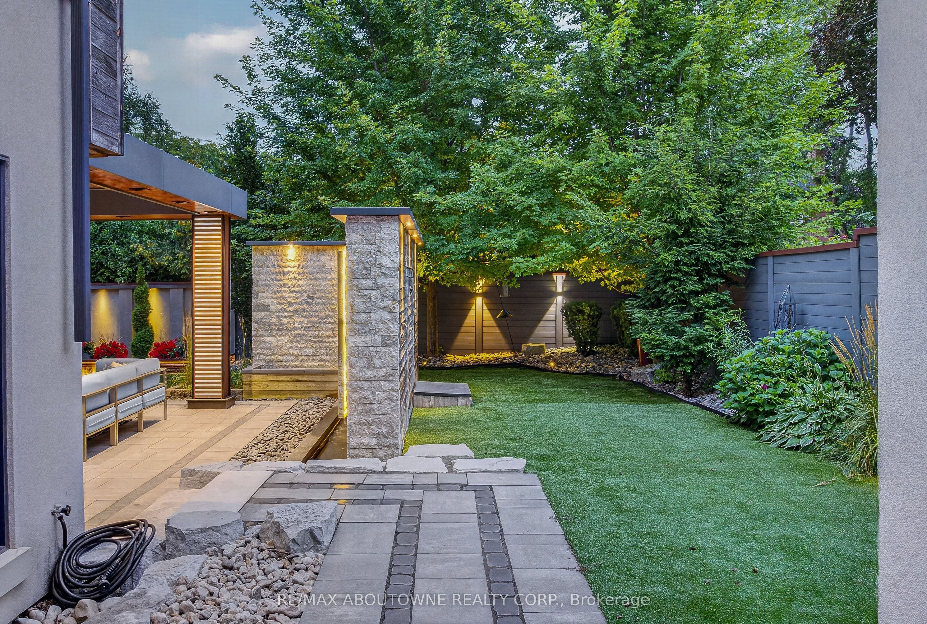 2108 Portway Avenue, Mississauga ‣ W14031286 2108 Portway Avenue, Mississauga ‣ W14031286
