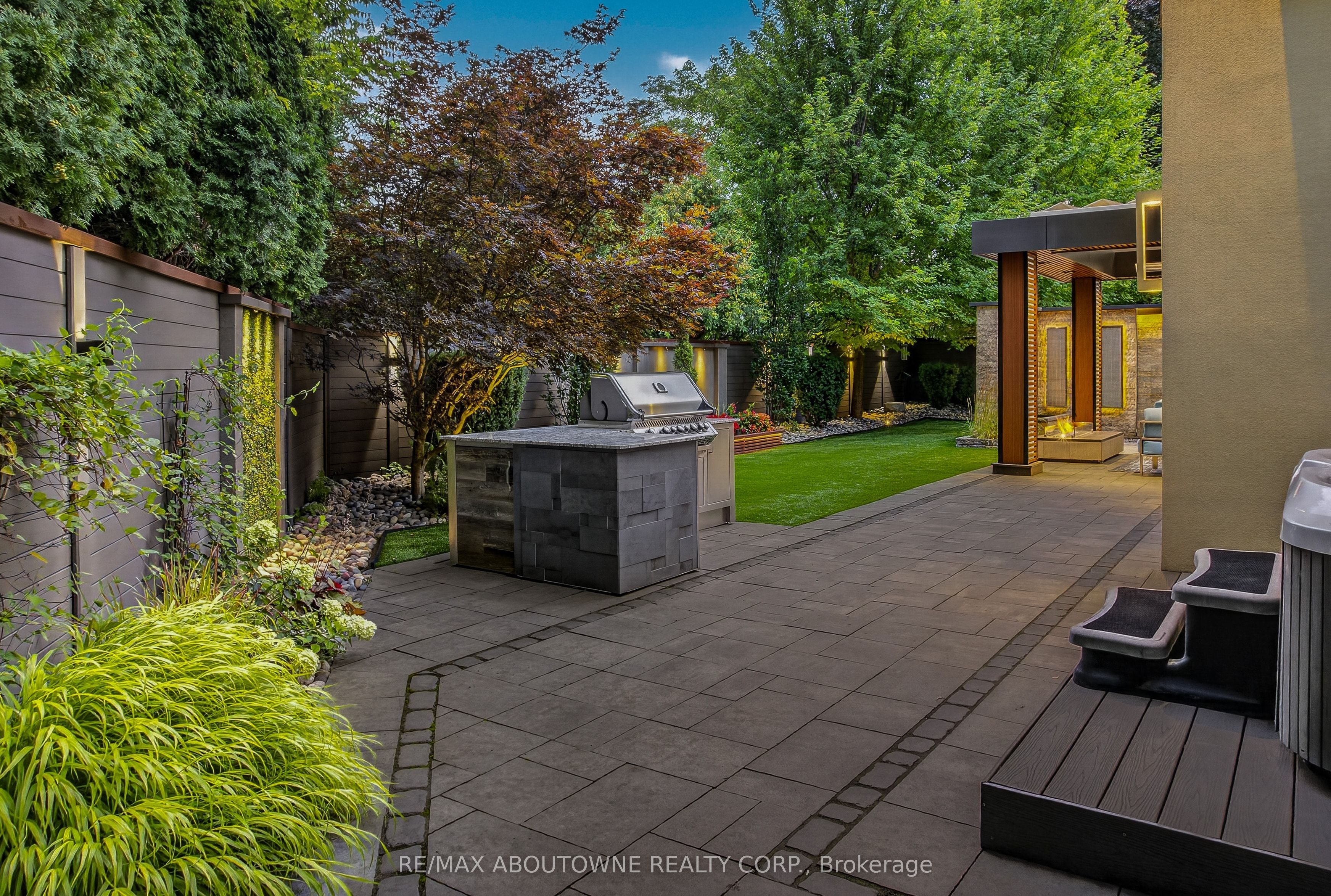 2108 Portway Avenue, Mississauga ‣ W14031286 2108 Portway Avenue, Mississauga ‣ W14031286